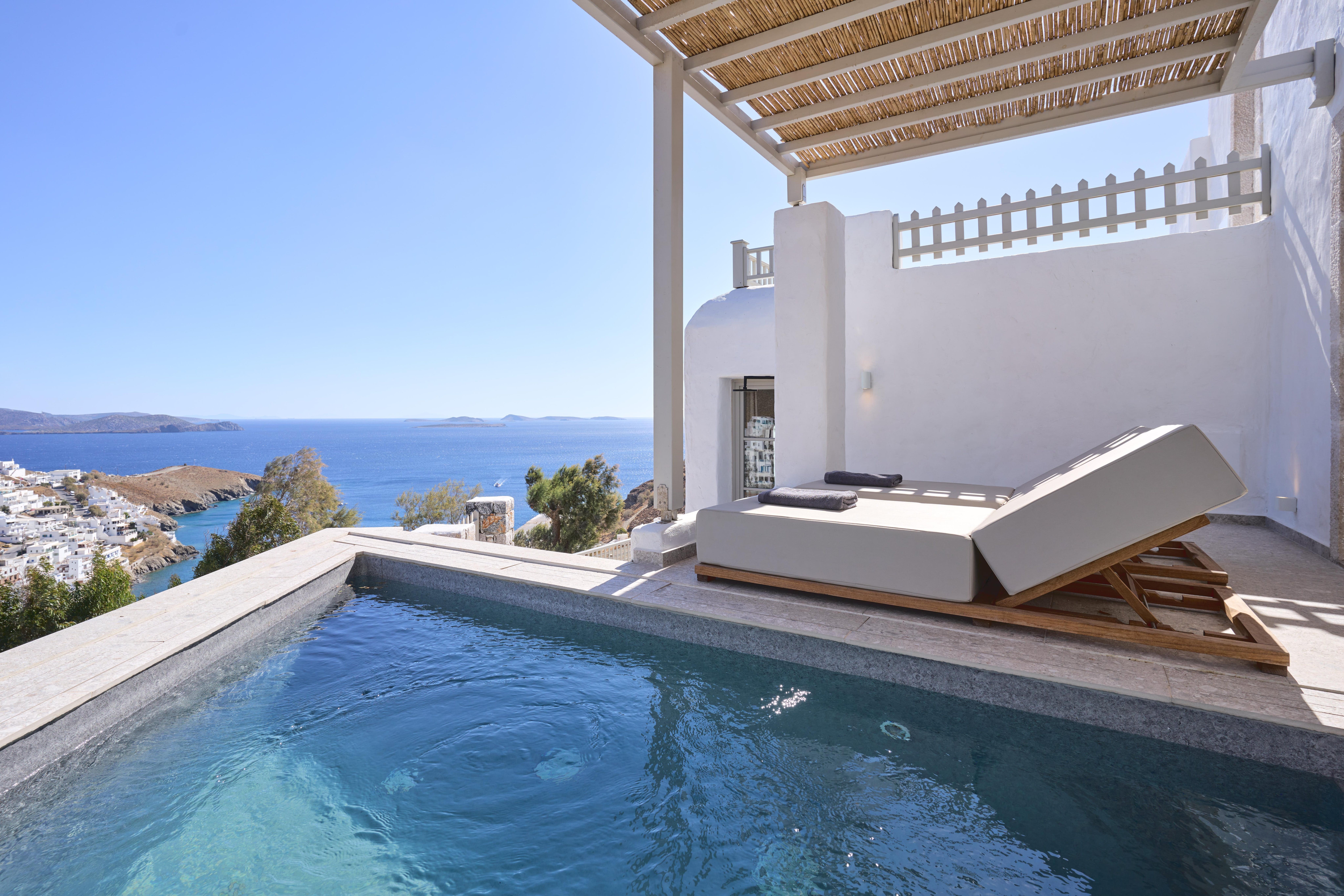 Villa Meltemi Kalmynos Greece 5: Luxury 2-Bedroom Apartment with Spa Pool and Sea Views, Kalmynos