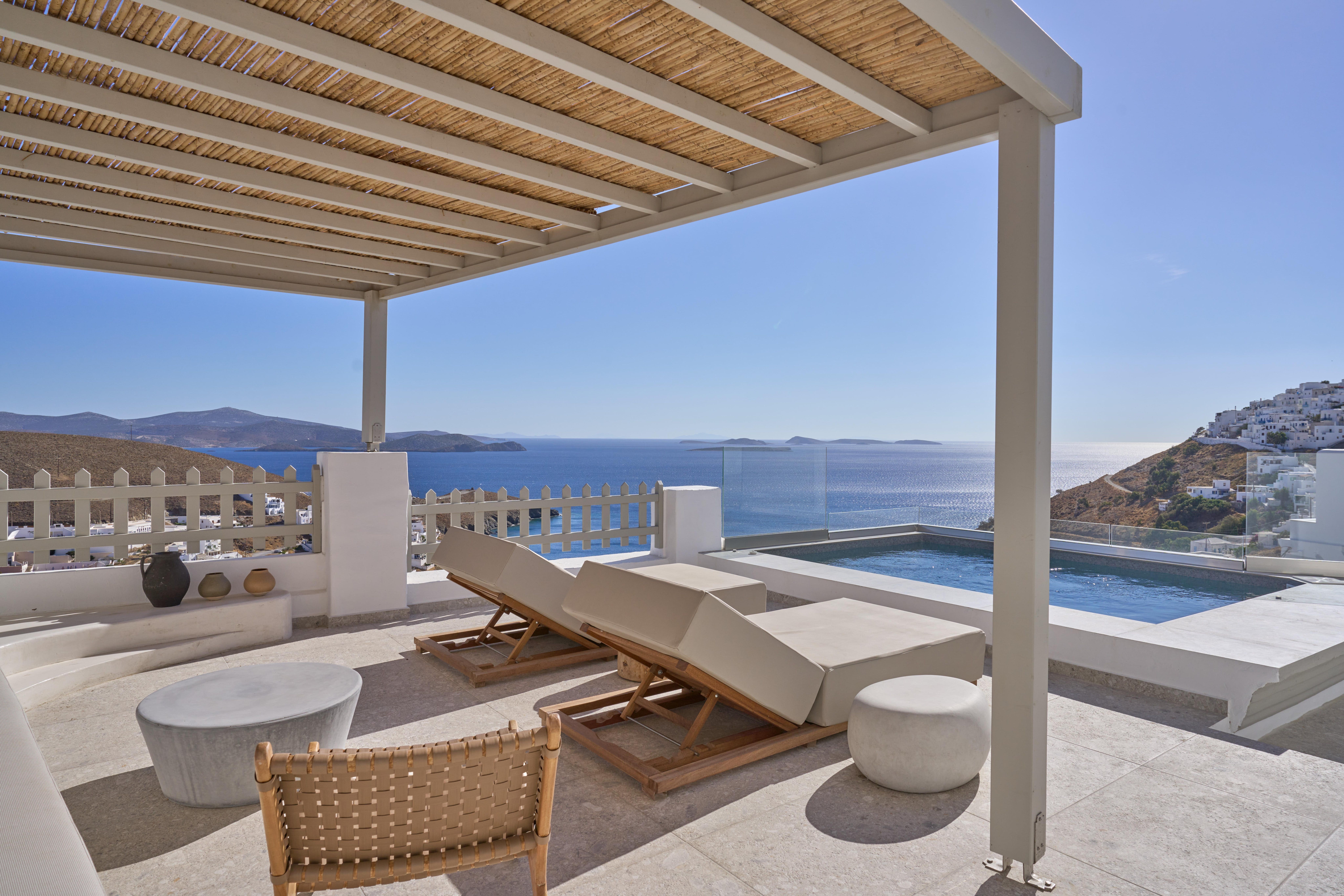 Villa Meltemi Kalmynos Greece: Elegant 2-Bedroom Apartment with Pool and Seaview, Kalmynos
