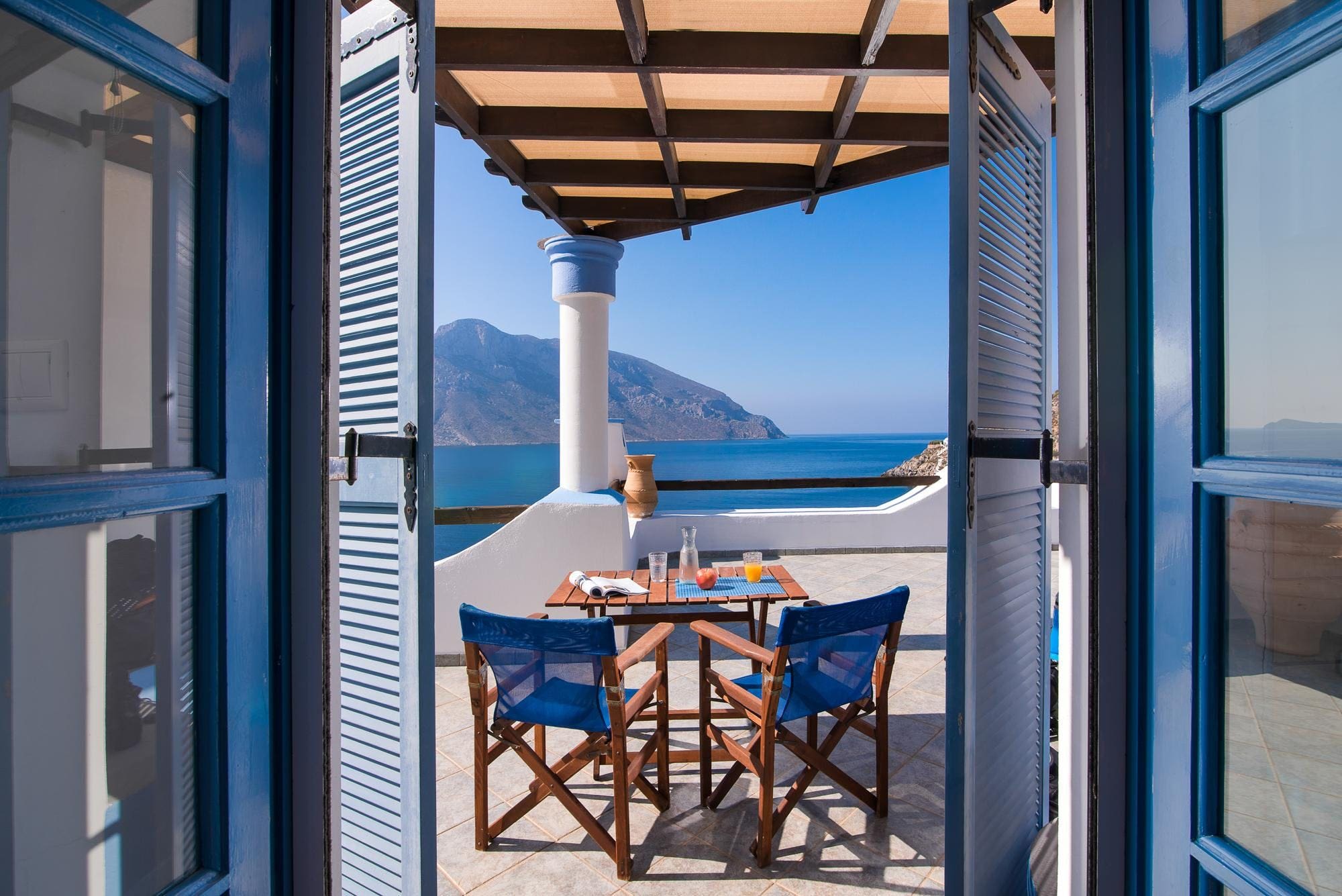 Villa Meltemi Kalmynos: Luxury 4-Bedroom Apartment with Sea View and Pool, Kalmynos