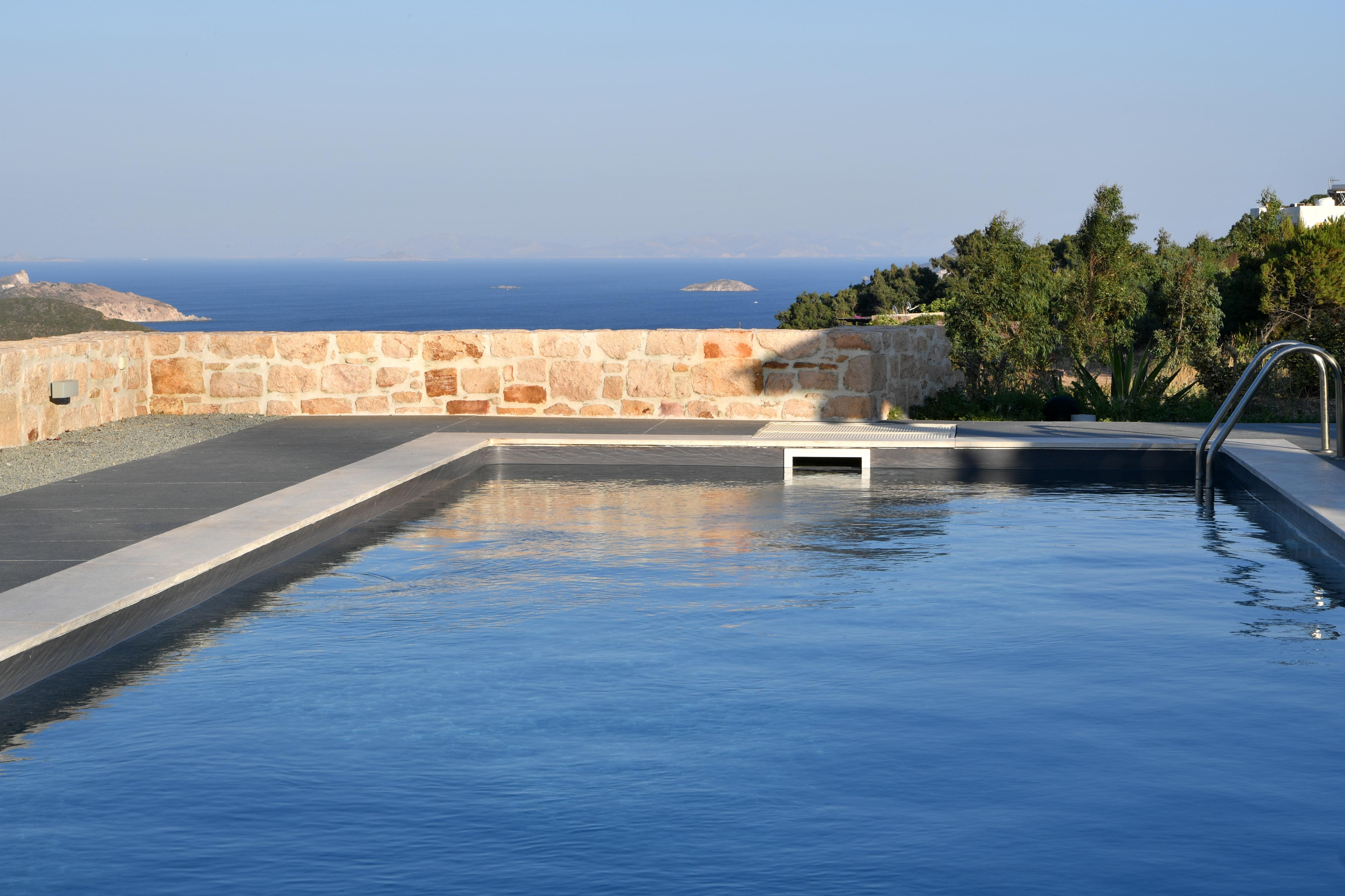 Villa Meltemi Kalmynos Patmos 3: Elegant 5-Bedroom Apartment with Sea Views and Pool, Patmos