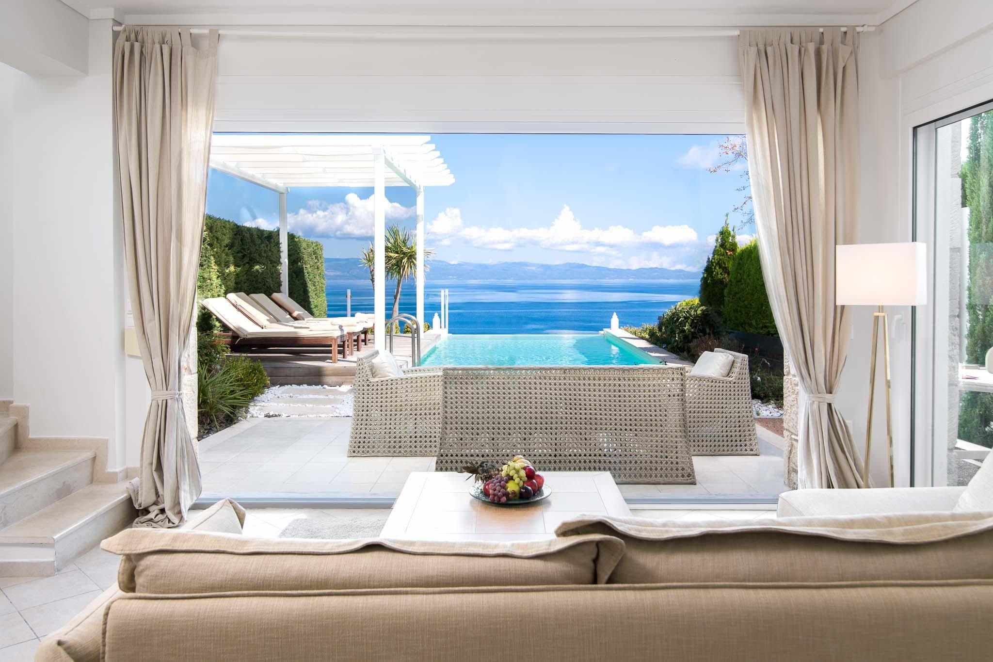 Villa Meltemi Kassandra: 1-Bedroom Beachfront Apartment with Pool, Halkidiki