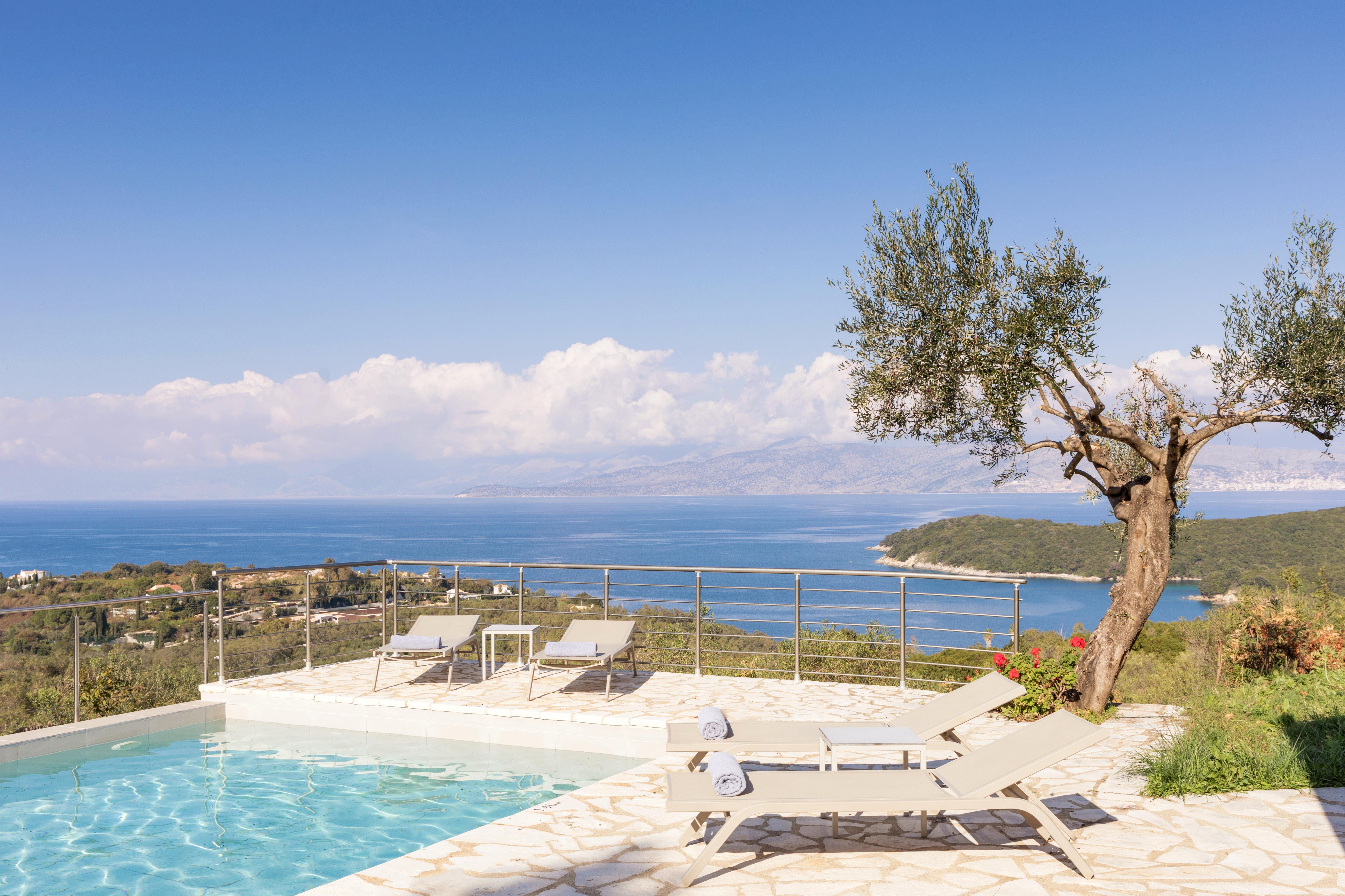 Villa Meltemi Kassiopi Kassiopi 10: Charming 2-Bedroom Luxury Apartment with Seaview and Pool, Kassiopi