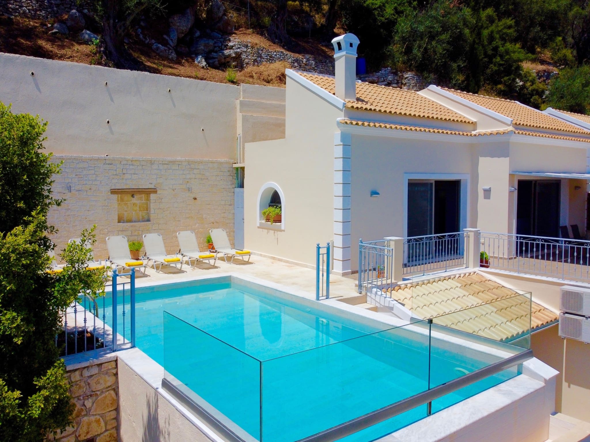 Villa Meltemi Kassiopi Kassiopi: Luxury 3-Bedroom Villa with Infinity Pool and Sea Views, Kassiopi