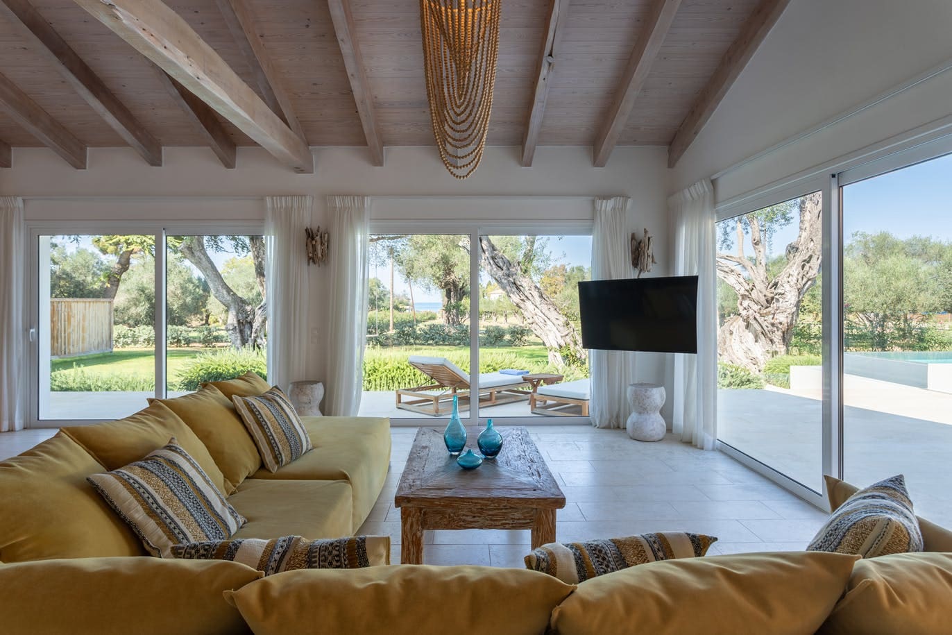 Villa Meltemi Kavos: Luxury 4-Bedroom Villa with Seaview and Pool, Kavos