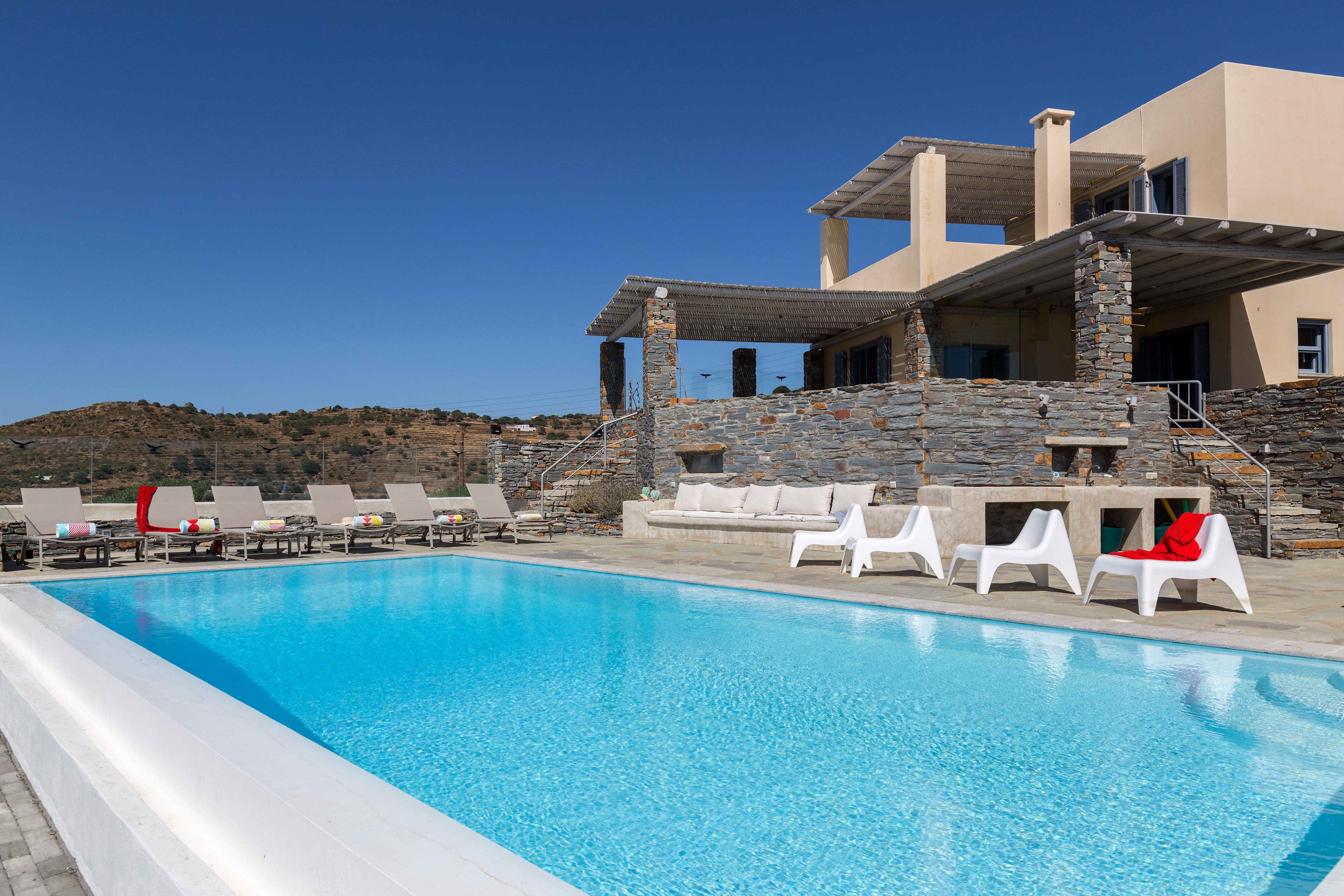 Villa Meltemi Kea Kea 10: Luxury 6-Bedroom Apartment with Seaview and Pool, Kea
