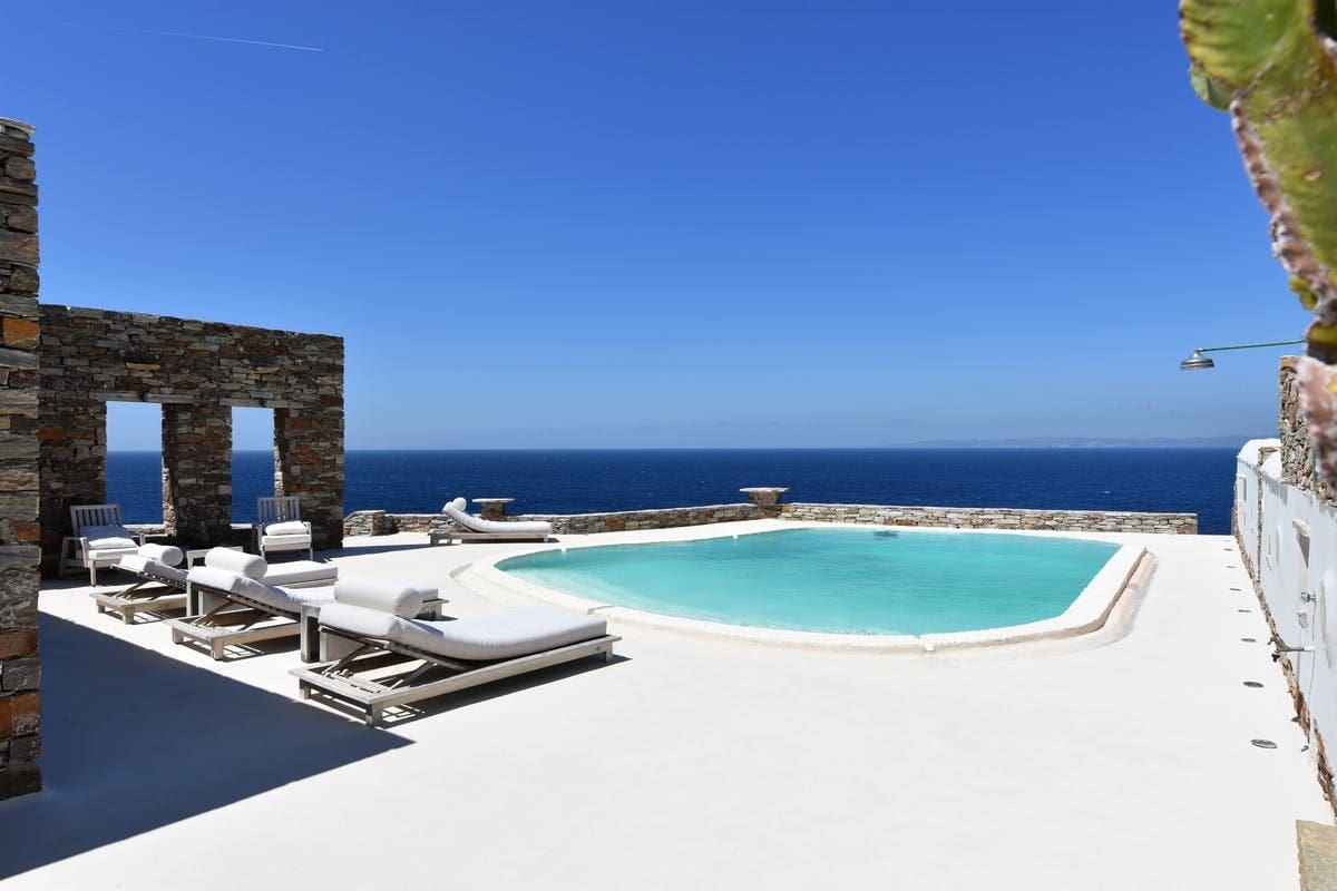 Villa Meltemi Kea Kea 19: Luxury 5-Bedroom Apartment with Seaview and Pool, Kea