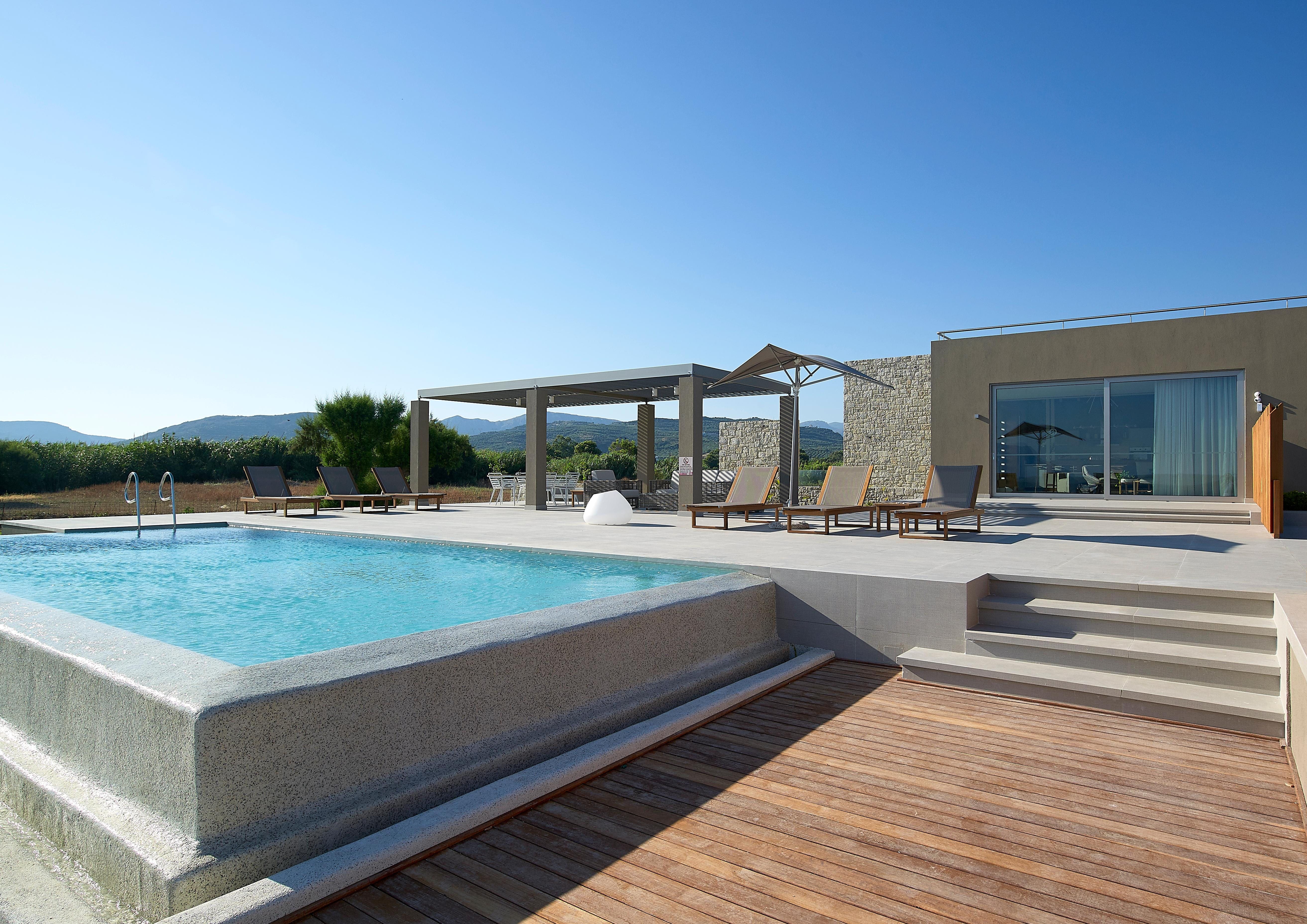 Villa Meltemi Kissamos Kissamos 14: Spacious 8-Bedroom Apartment with Sea Views and Pool, Crete