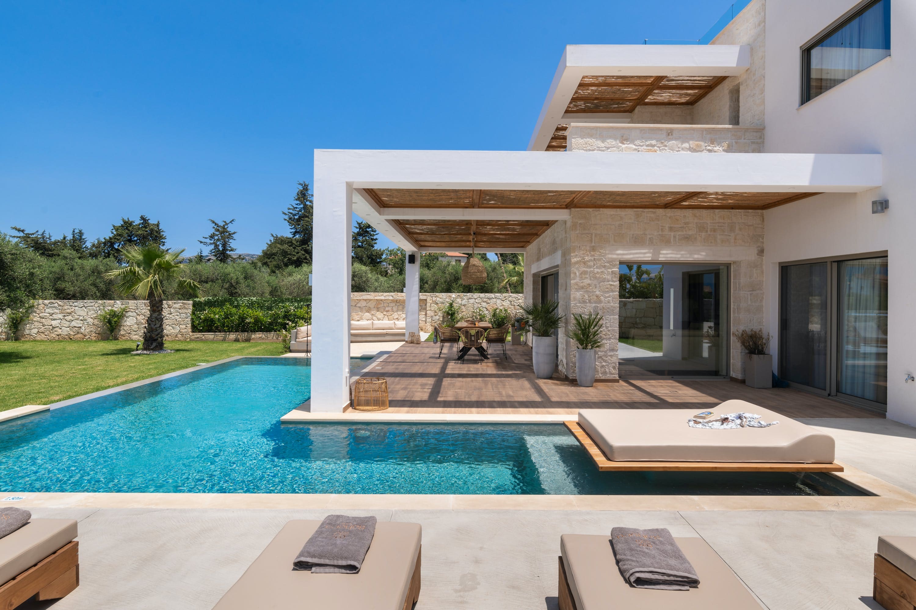 Villa Meltemi Kokkino Kokkino Chorio 13: Luxury 7-Bedroom Villa with Private Pools and Seaview, Crete