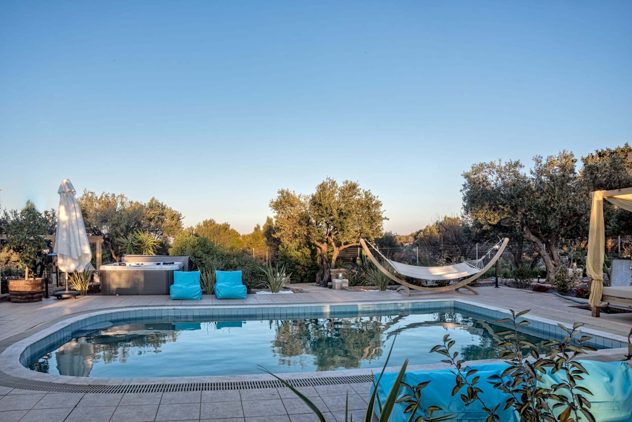 Villa Meltemi Kokkino Kokkino Chorio 14: 6-Bedroom Luxury Apartment with Seaviews and Pool, Kokkino Chorio