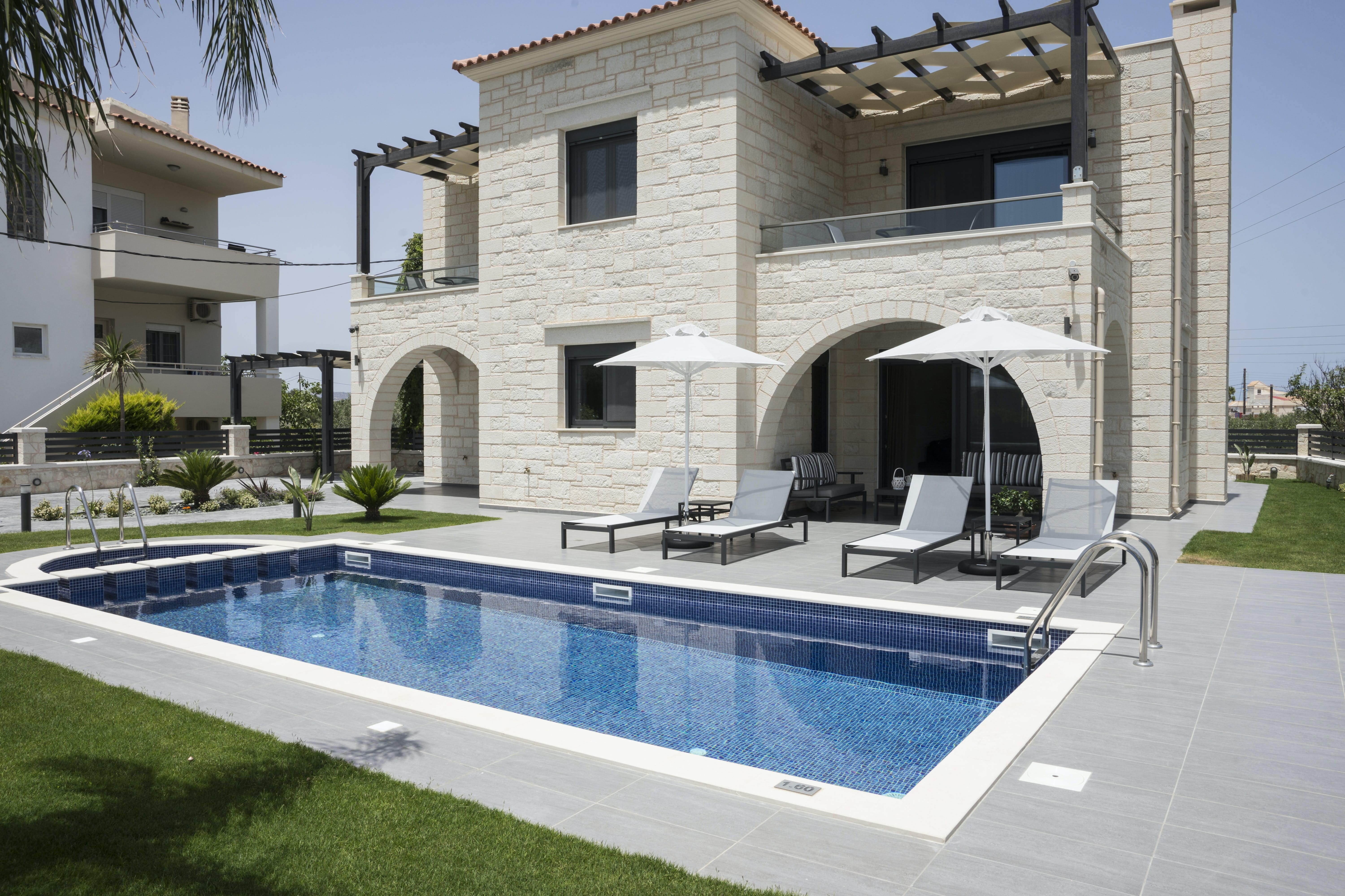 Villa Meltemi Kokkino Kokkino Chorio 21: Luxury 4-Bedroom Apartment with Seaview and Pool, Kokkino Chorio