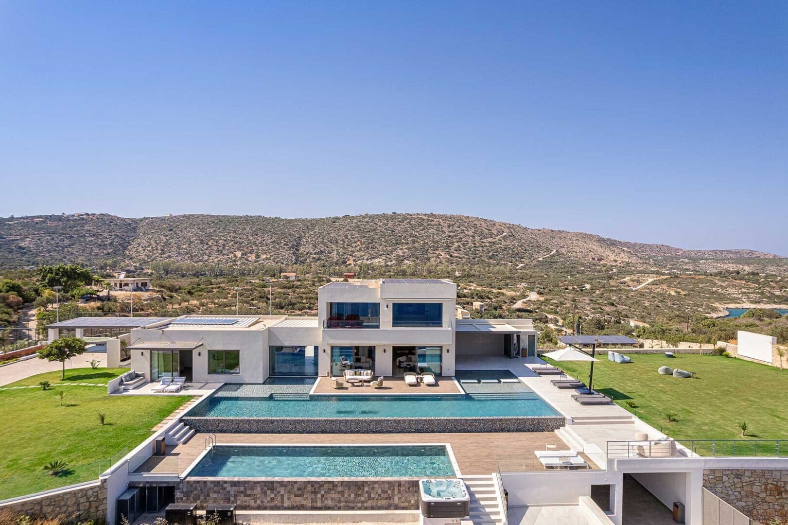 Villa Meltemi Kokkino Kokkino Chorio 22: Luxury 6-Bedroom Villa with Infinity Pool and Seaview, Kokkino Chorio
