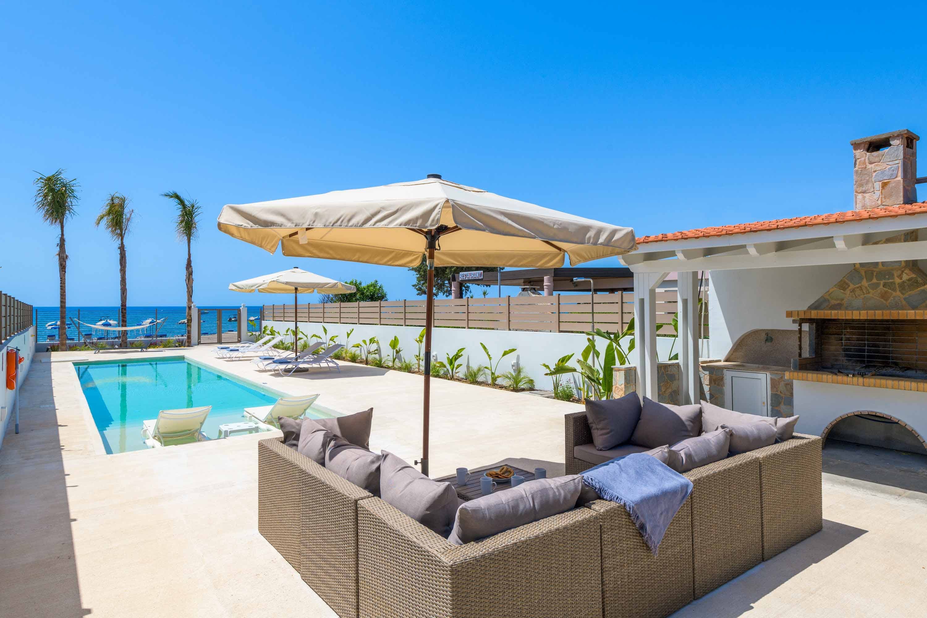 Villa Meltemi Lardos: 4-Bedroom Apartment with Private Pool and Sea Views, Lardos