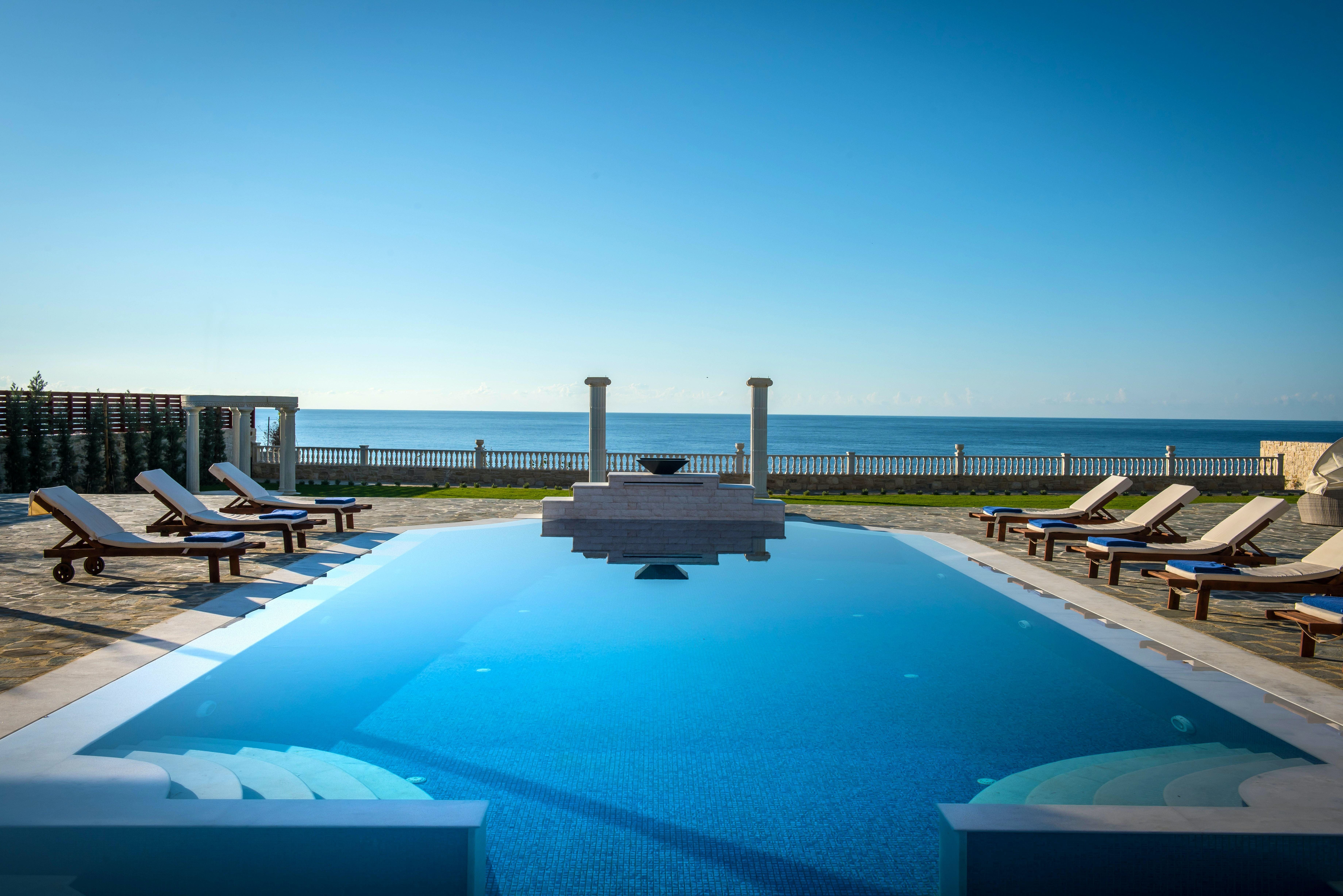 Villa Meltemi Lasithi Lasithi 2: Spacious 8-Bedroom Beachfront Apartment with Seaviews, Lasithi