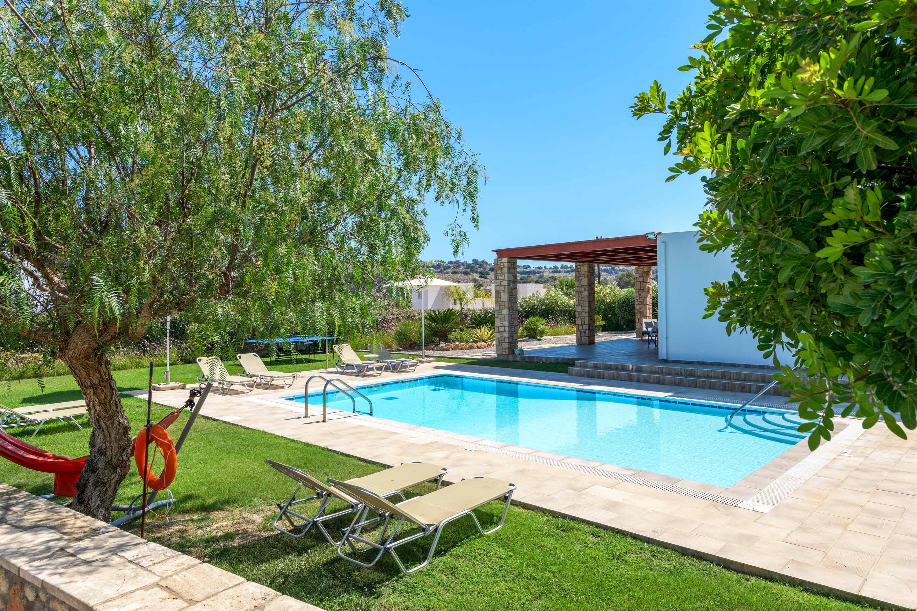 Villa Meltemi Lindos: Spacious 4-Bedroom Apartment with Pool and Seaview, Rhodes