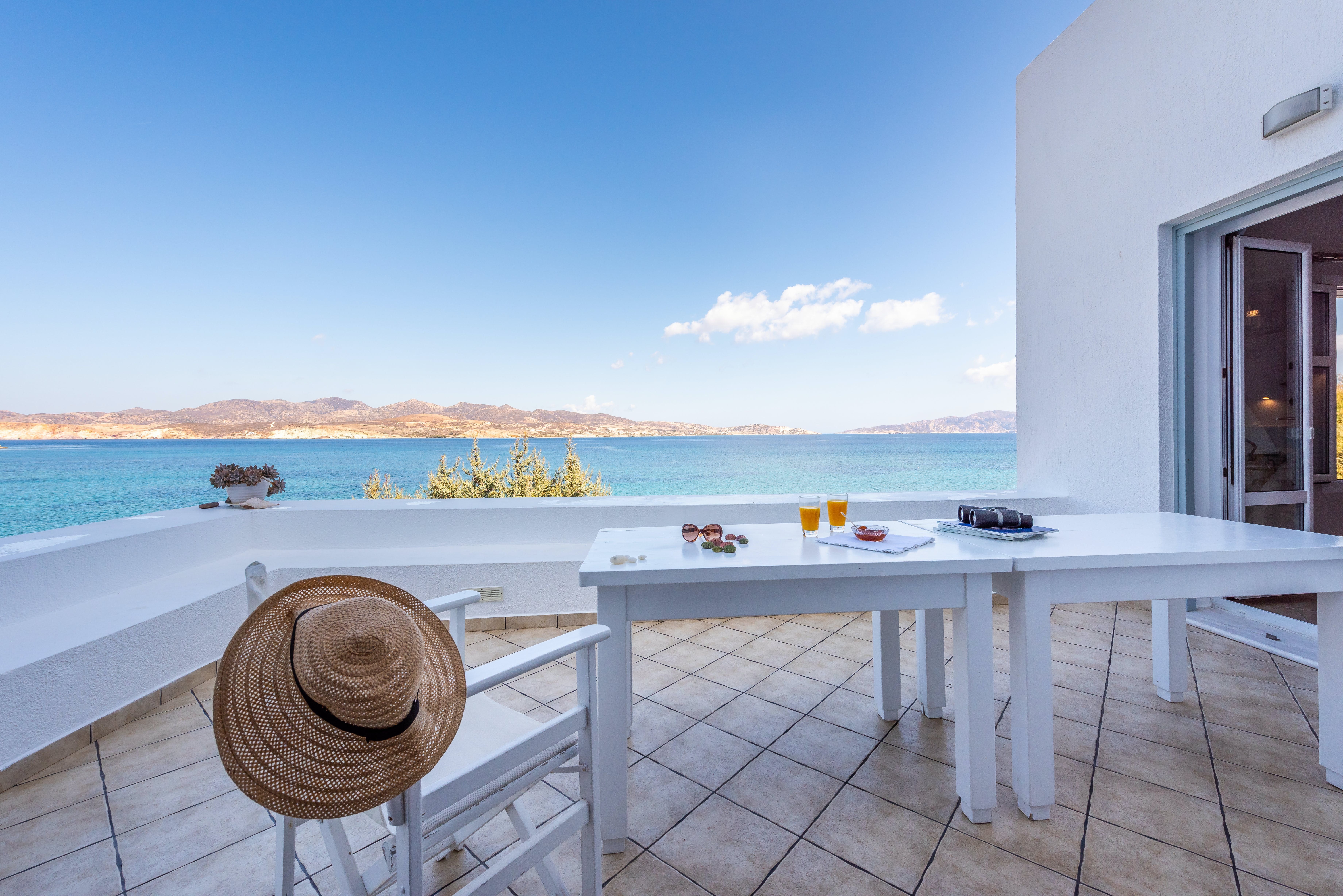 Villa Meltemi Milos: Luxury 3-Bedroom Villa with Seaview and Beach Access, Milos