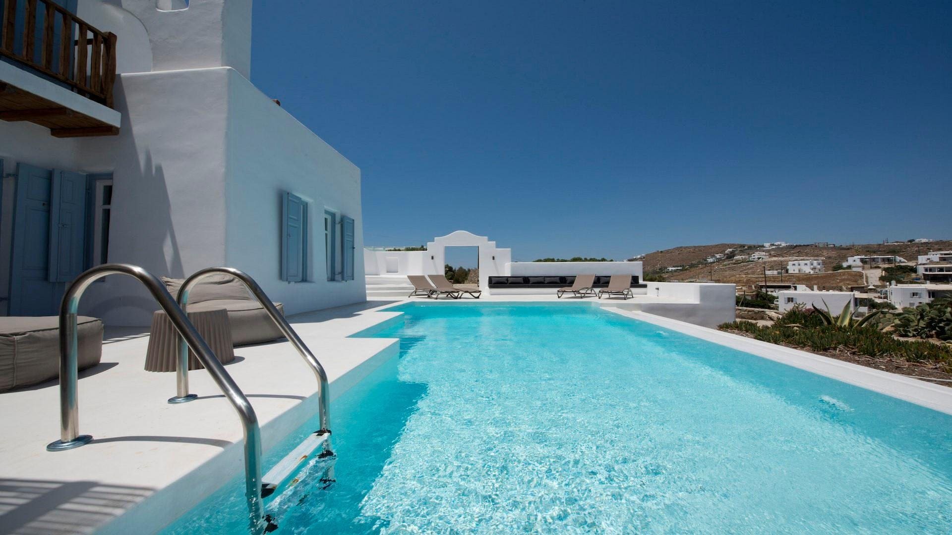 Villa Meltemi Mykonos Agios Ioannis 2: 3-Bedroom Luxury Apartment with Infinity Pool and Sea View, Mykonos