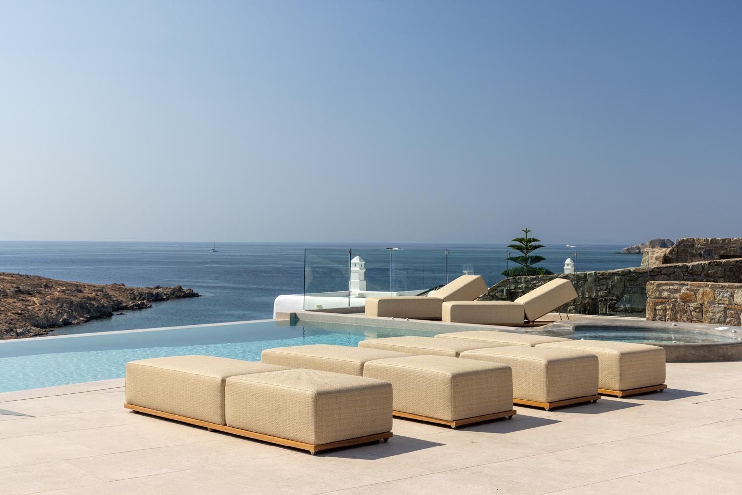 Villa Meltemi Mykonos Mykonos Town 4: Spacious 6-Bedroom Apartment with Seaviews and Pool, Mykonos Town