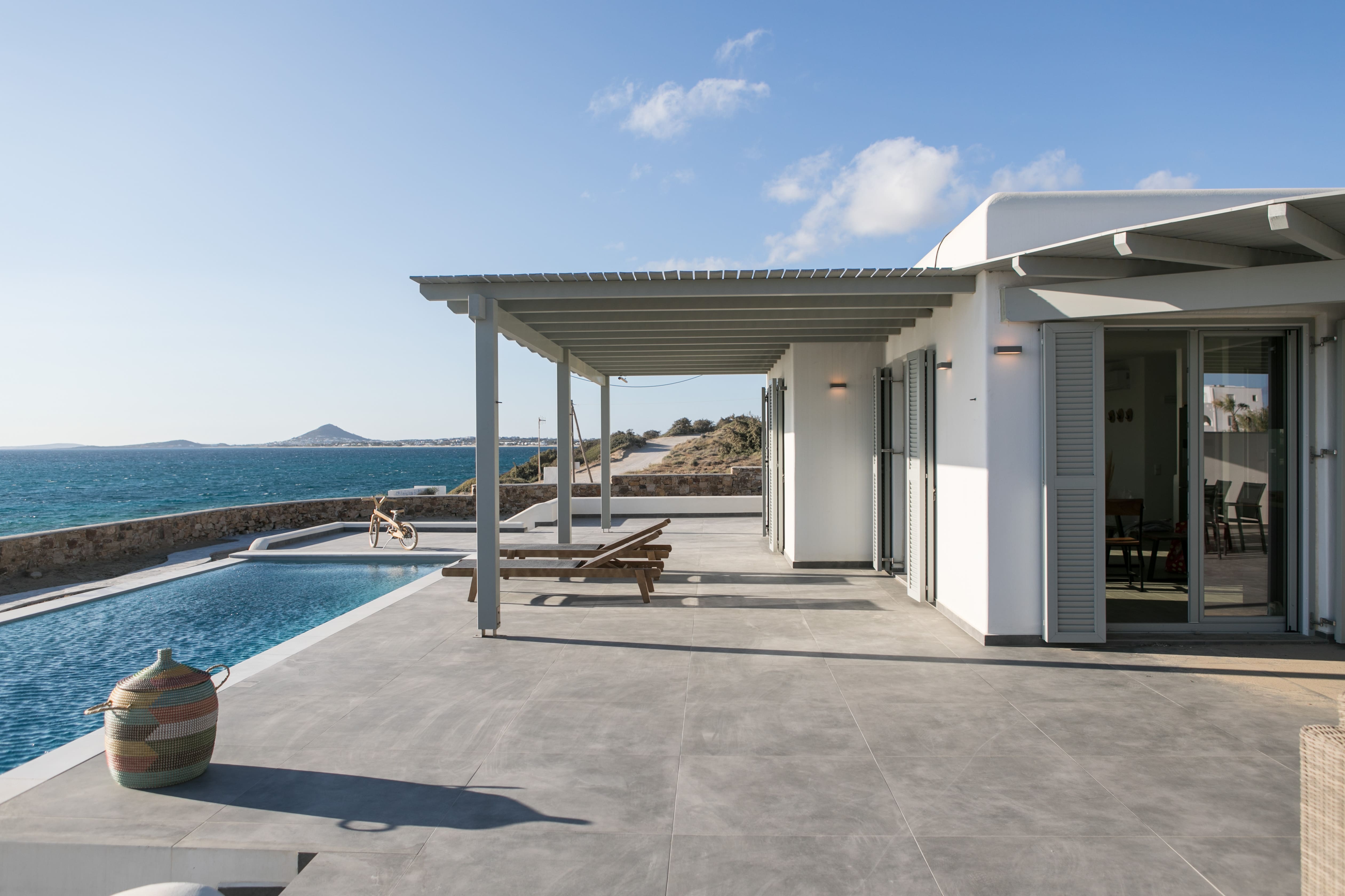 Villa Meltemi Naxos Naxos 38: Luxury 4-Bedroom Apartment with Seaview and Pool, Naxos