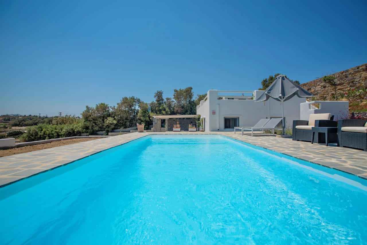 Villa Meltemi Naxos Naxos 44: 3-Bedroom Luxury Apartment with Seaview and Pool, Naxos