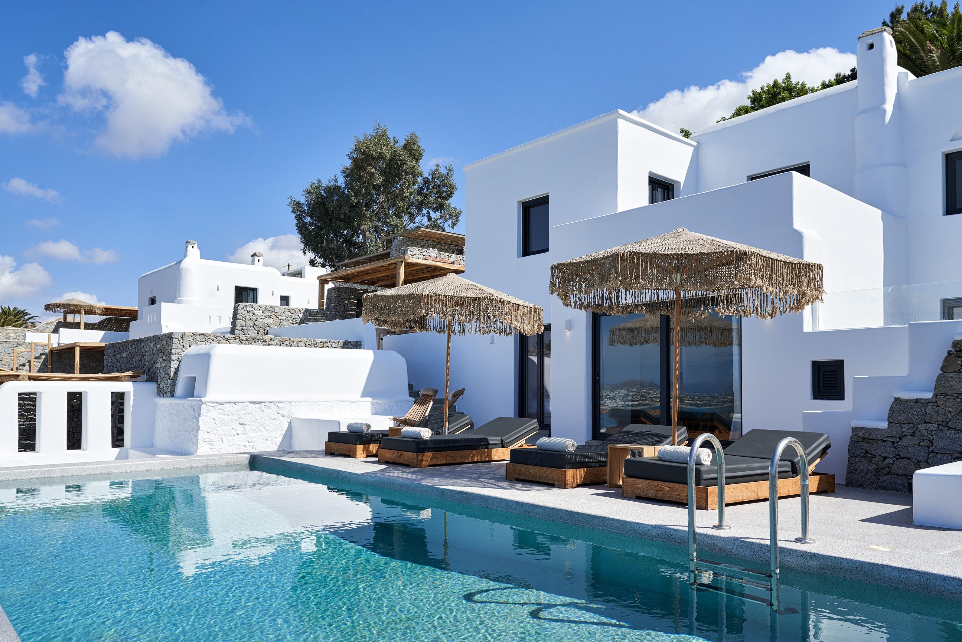 Villa Meltemi Naxos Naxos 53: Spacious 5-Bedroom Apartment with Sea Views and Pool, Naxos