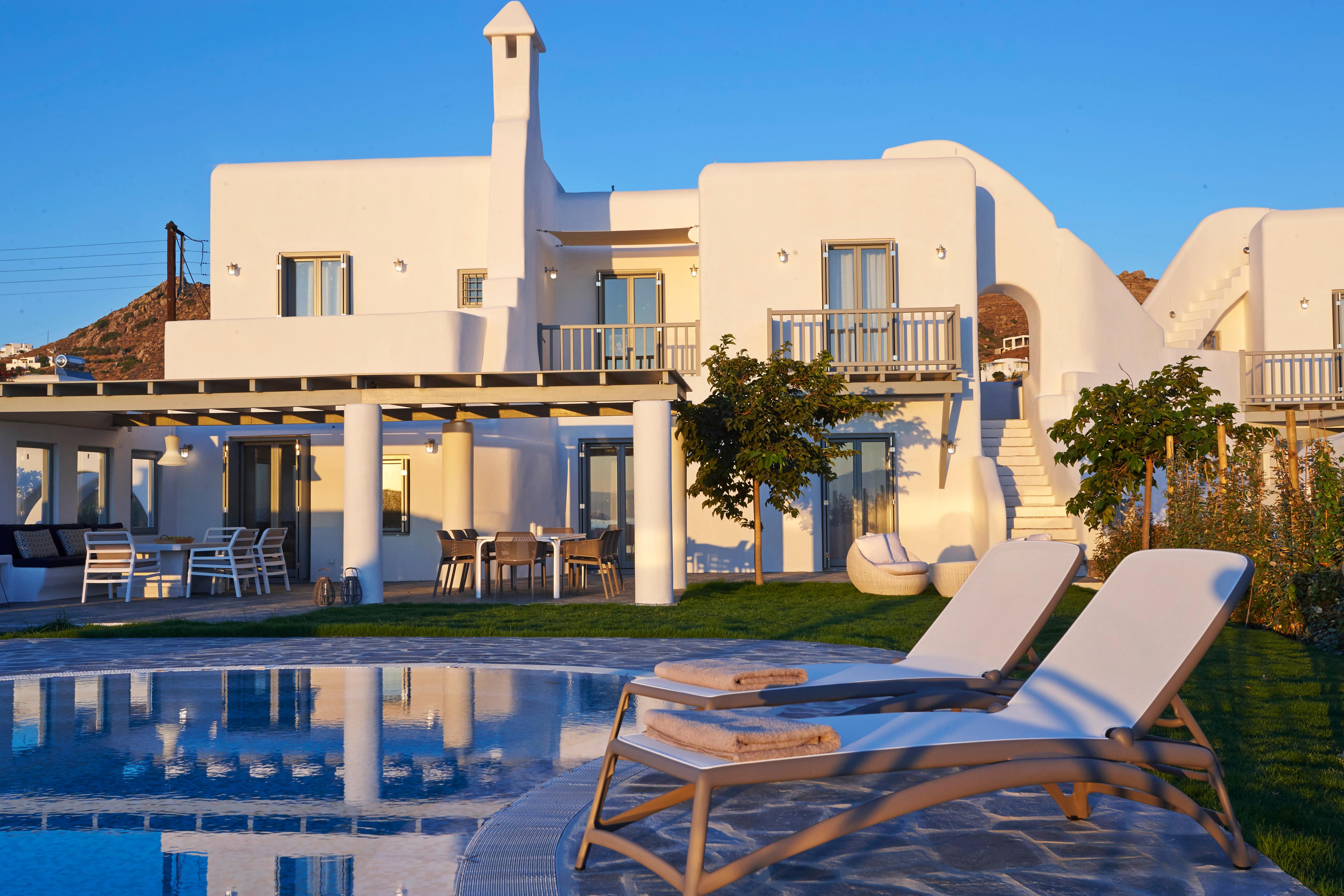 Villa Meltemi Naxos Naxos 54: Luxury 5-Bedroom Apartment with Ocean Views and Pool, Naxos