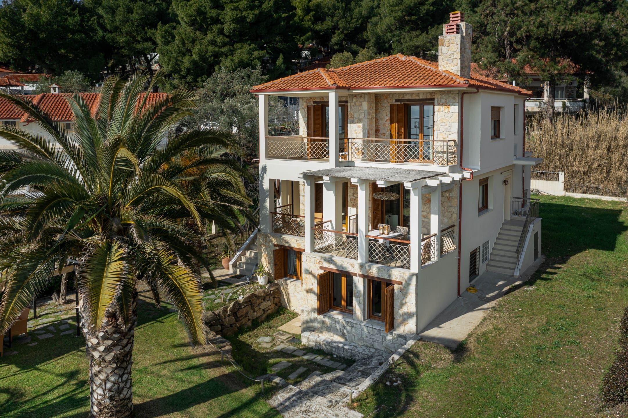 Villa Meltemi Nikiti: Spacious 6-Bedroom Beachfront Apartment with Sea Views, Nikiti