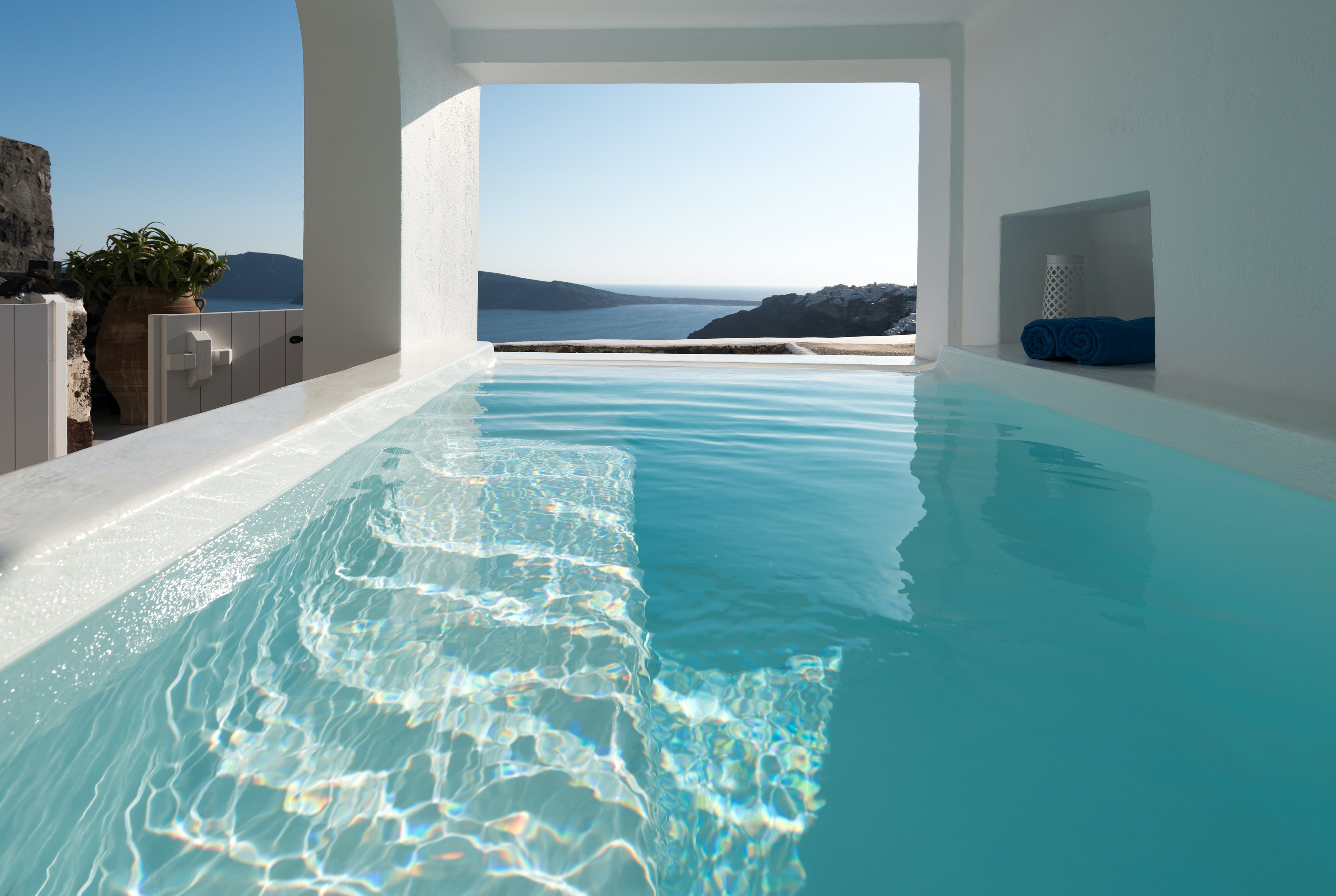 Villa Meltemi Oia Santorini 2: Luxury 3-Bedroom Villa with Stunning Sea Views, Santorini