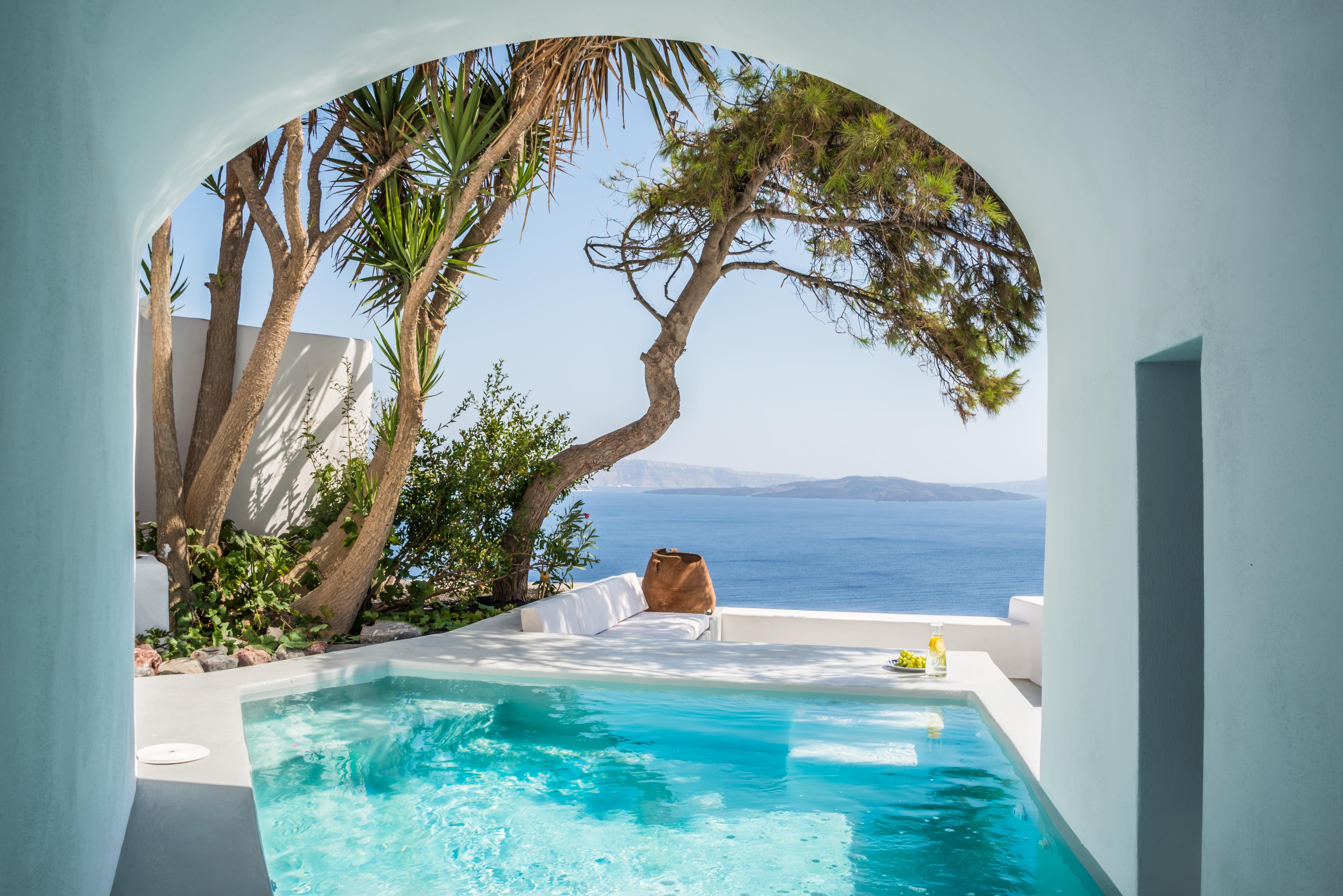 Villa Meltemi Oia Santorini 7: Luxury 1-Bedroom Apartment with Hot Tub and Sea Views, Santorini