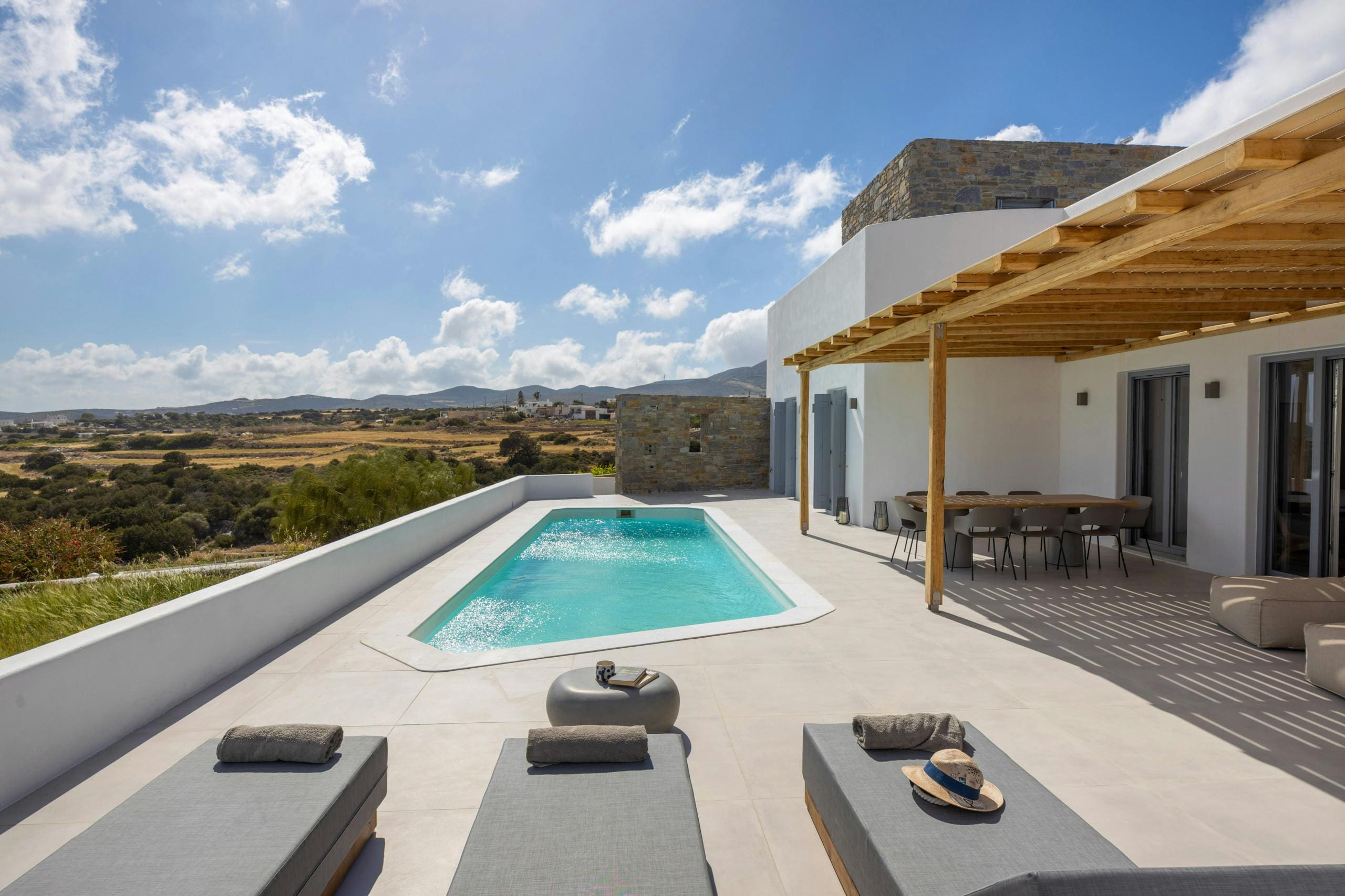 Villa Meltemi Paros Paros 102: Luxurious 4-Bedroom Apartment with Stunning Sea Views, Paros