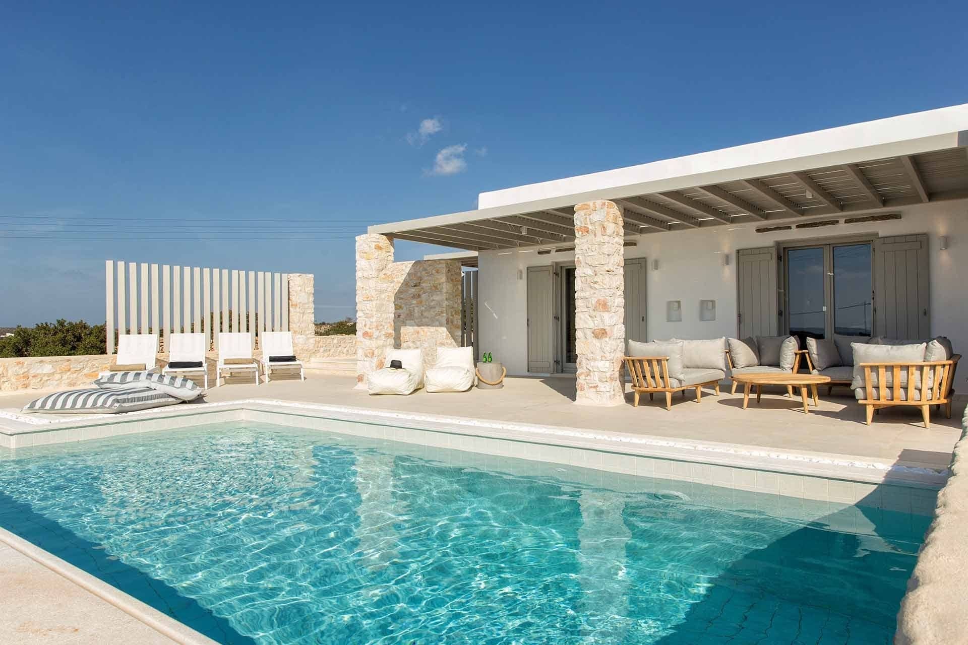 Villa Meltemi Paros Paros 104: 5-Bedroom Luxury Apartment with Seaview and Pool, Paros