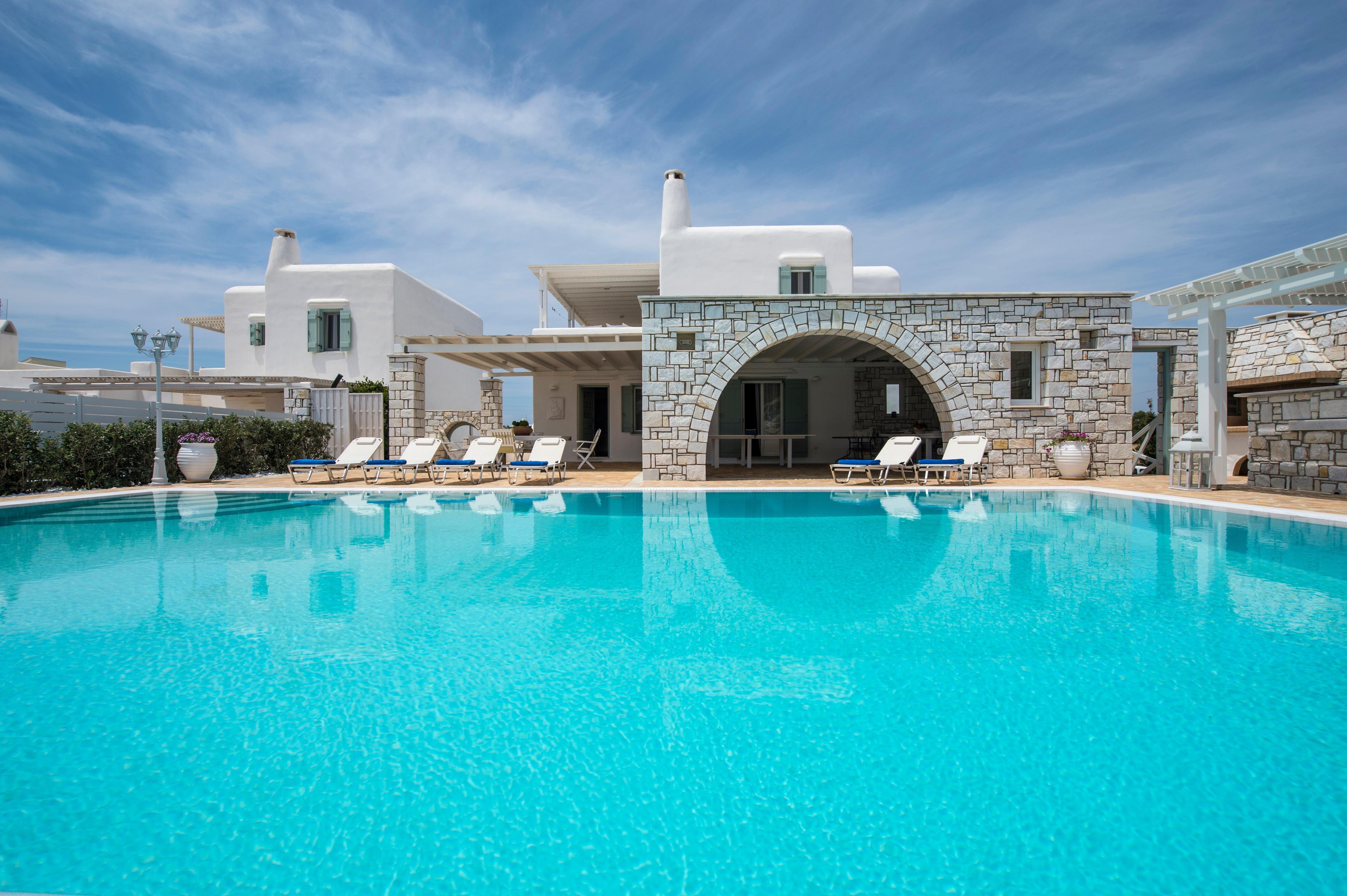 Villa Meltemi Paros Paros 115: Luxury 4-Bedroom Apartment with Seaview and Pool, Paros