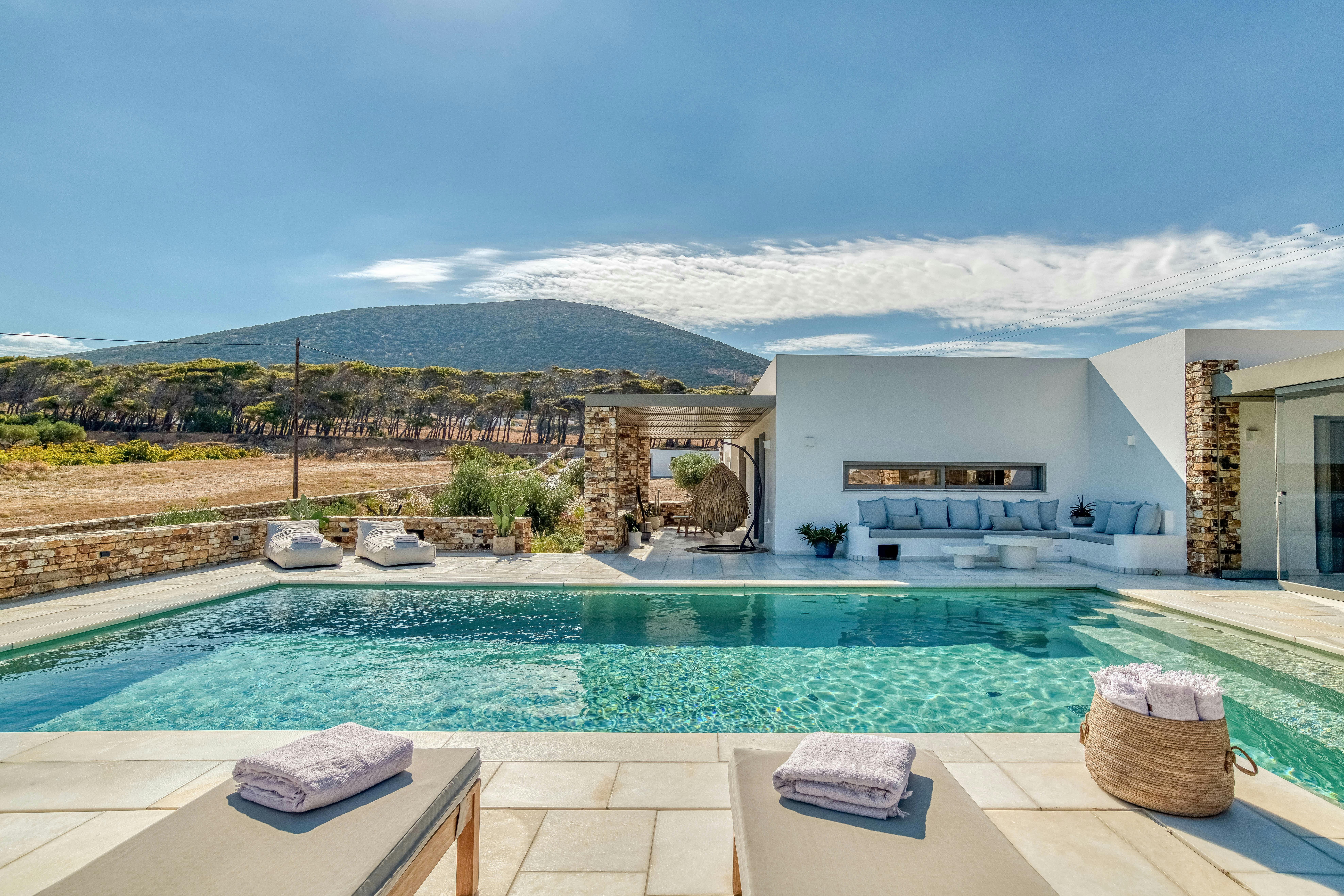 Villa Meltemi Paros Paros 28: Luxury 5-Bedroom Villa with Pool and Seaview, Paros