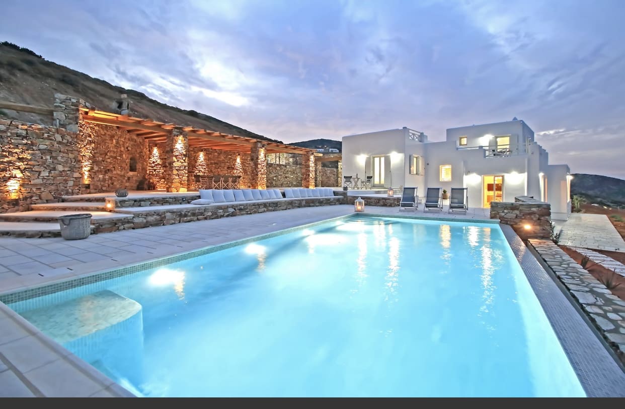 Villa Meltemi Paros Paros 46: Luxury 5-Bedroom Villa with Infinity Pool and Sea Views, Paros