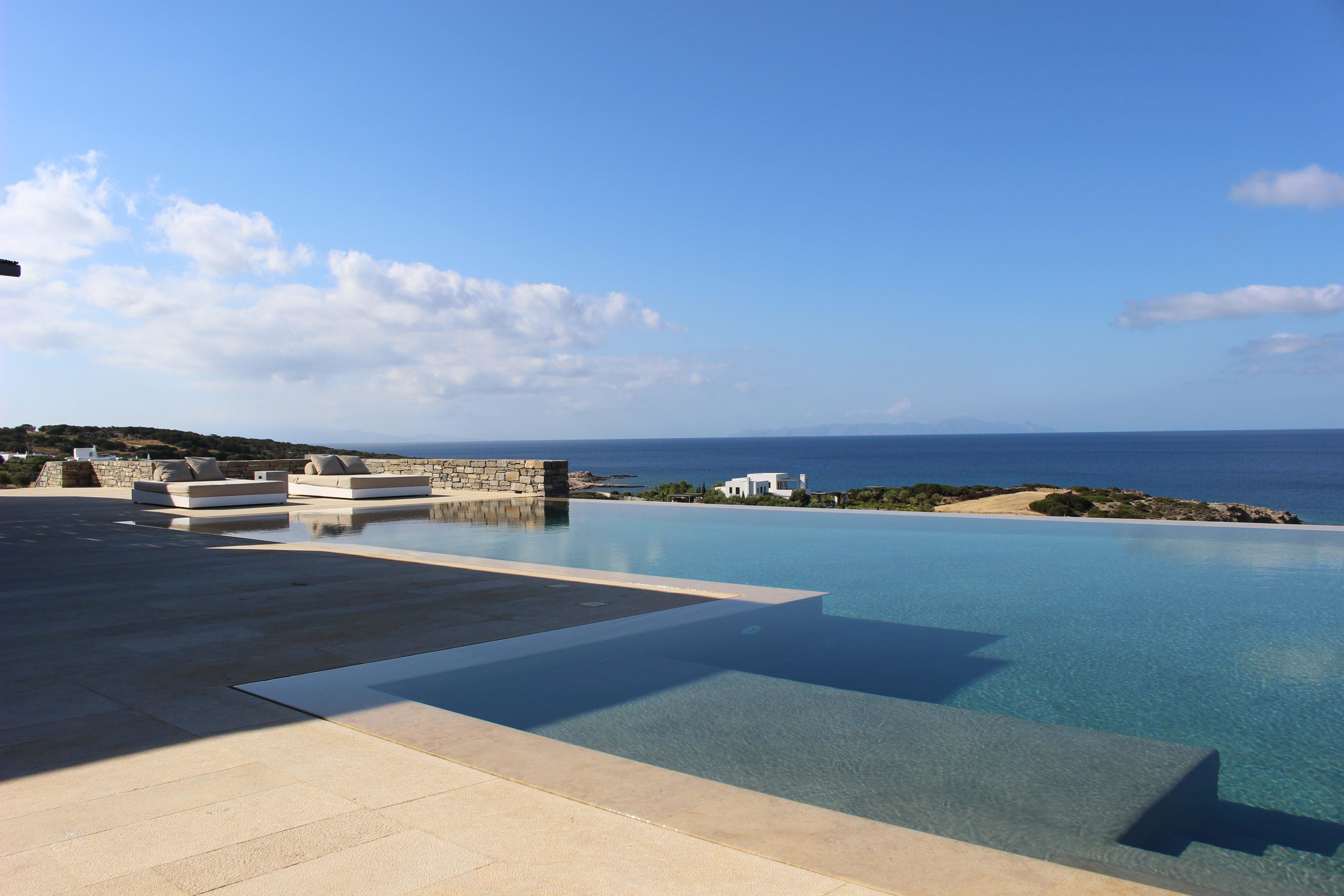 Villa Meltemi Paros Paros 47: Luxury 6-Bedroom Apartment with Infinity Pool and Sea Views, Paros