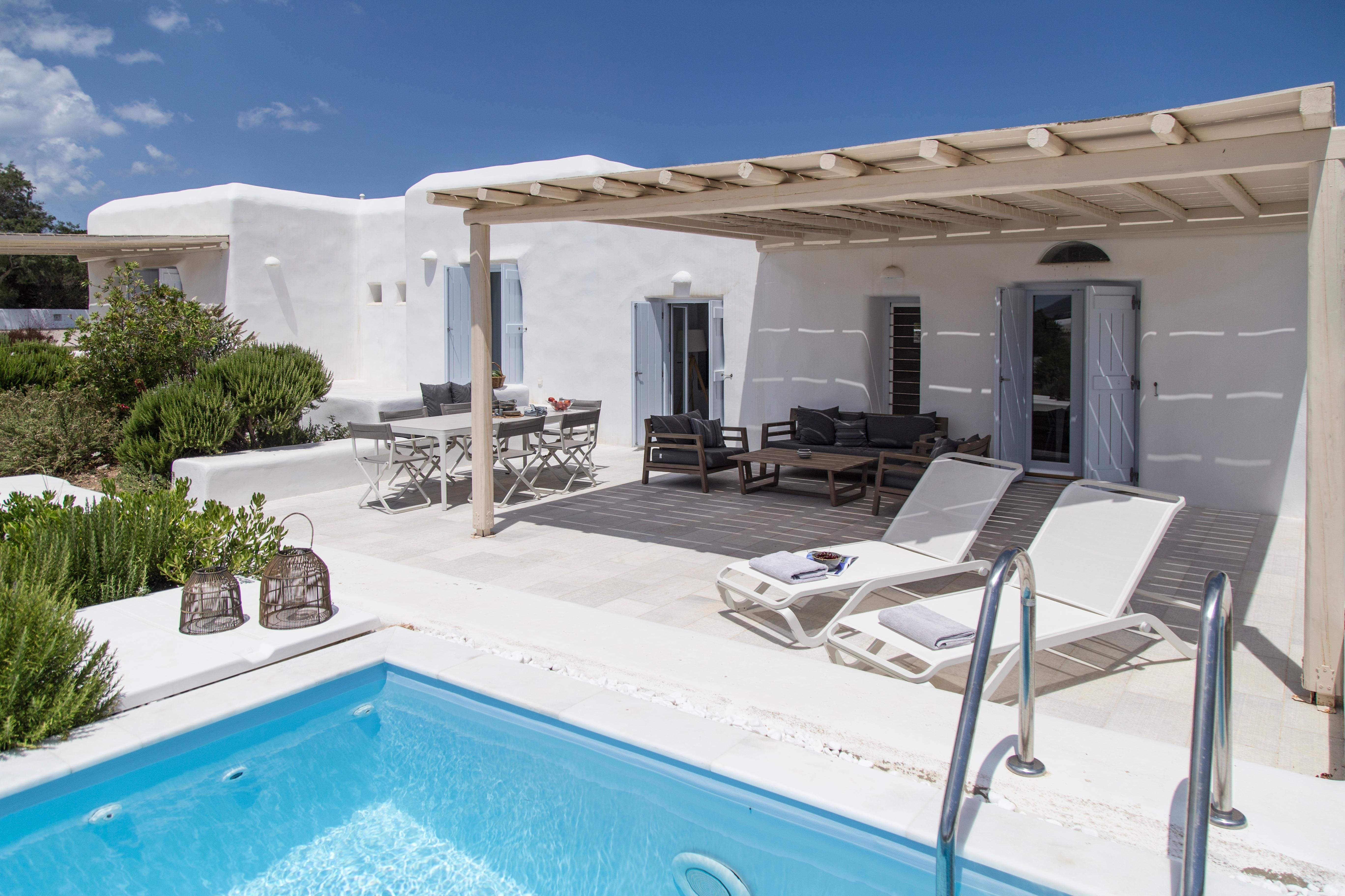 Villa Meltemi Paros Paros 49: Luxury 5-Bedroom Apartment with Seaview and Pool, Paros