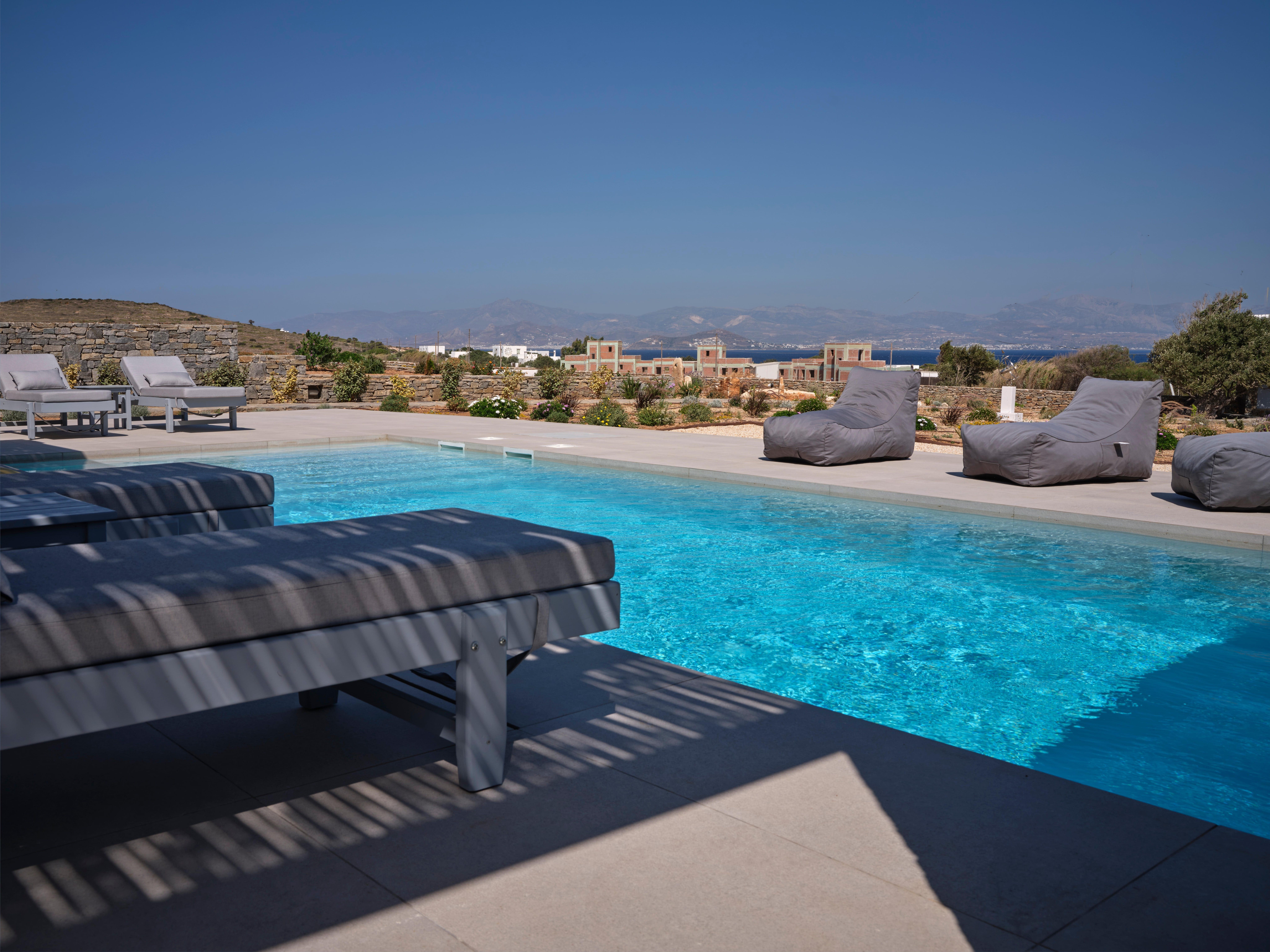 Villa Meltemi Paros Paros 74: Spacious 8-Bedroom Luxury Apartment with Pool and Sea Views, Paros