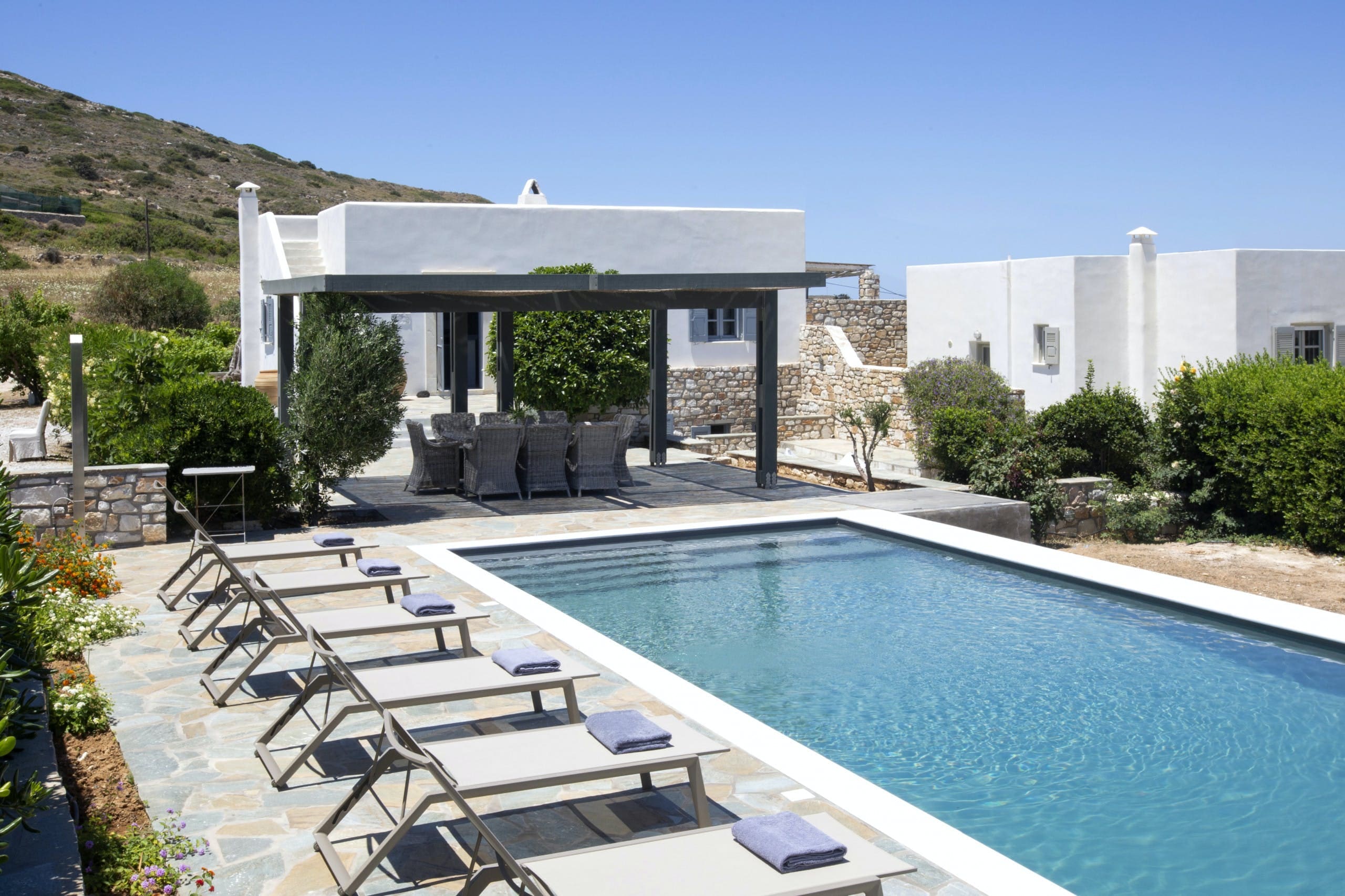 Villa Meltemi Paros Paros 85: Luxury 4-Bedroom Apartment with Seaview and Pool, Paros