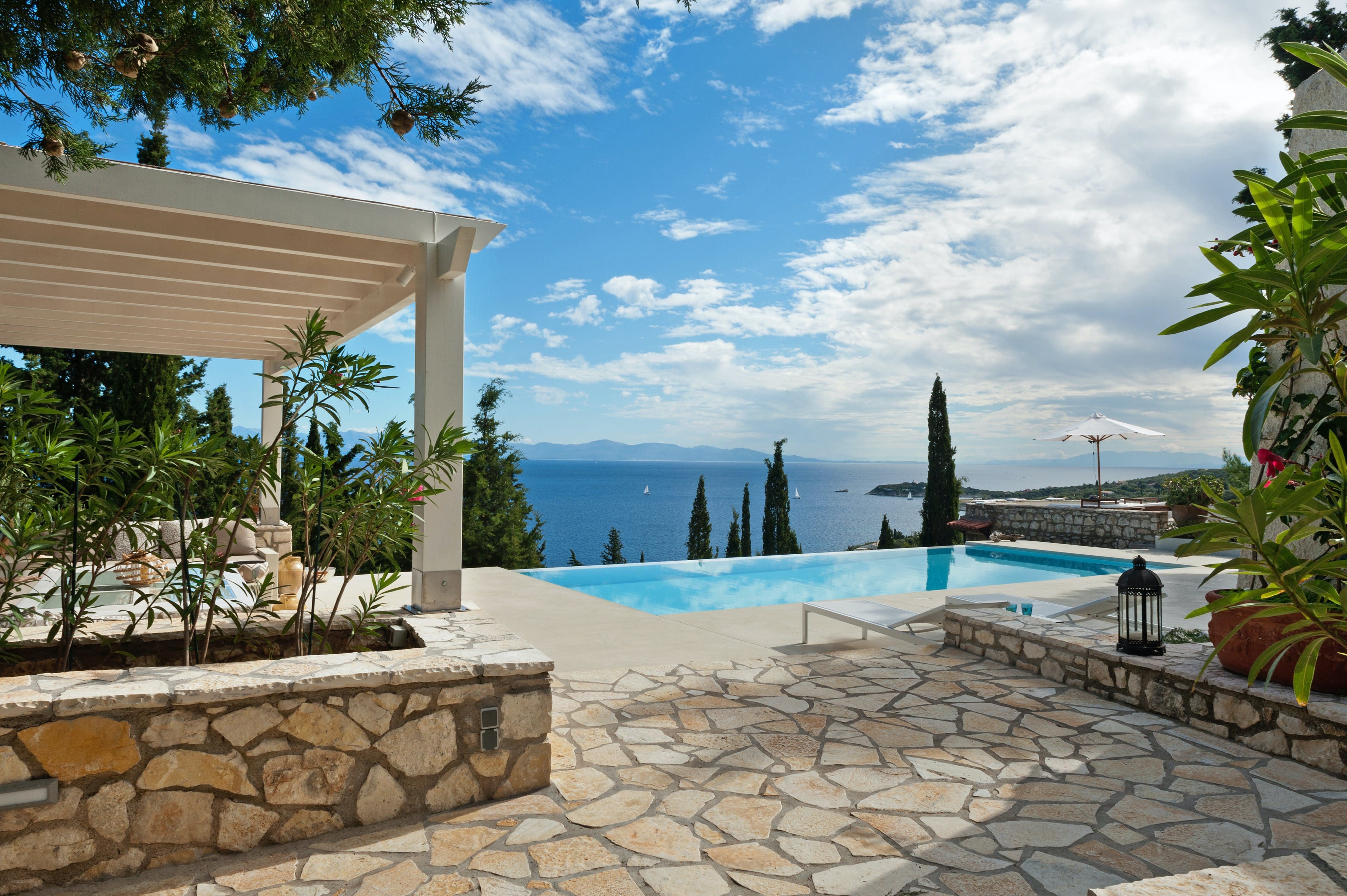 Villa Meltemi Paxi: Luxury 4-Bedroom Apartment with Infinity Pool and Sea Views, Paxi