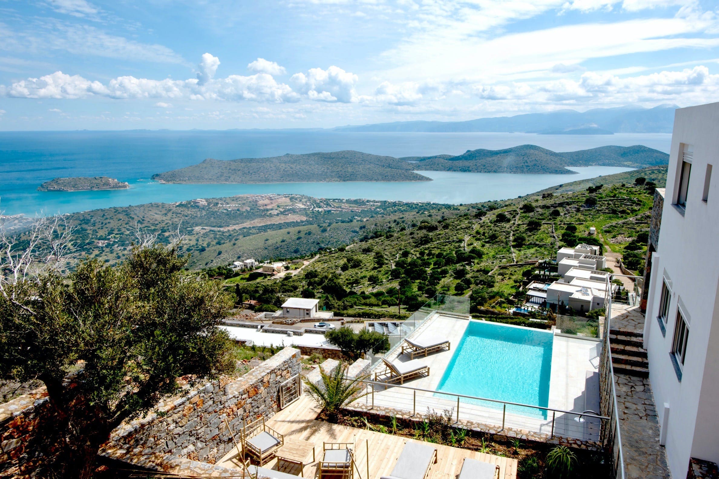 Villa Meltemi Plaka Plaka 2: Exquisite 5-Bedroom Villa with Infinity Pool and Sea Views, Plaka