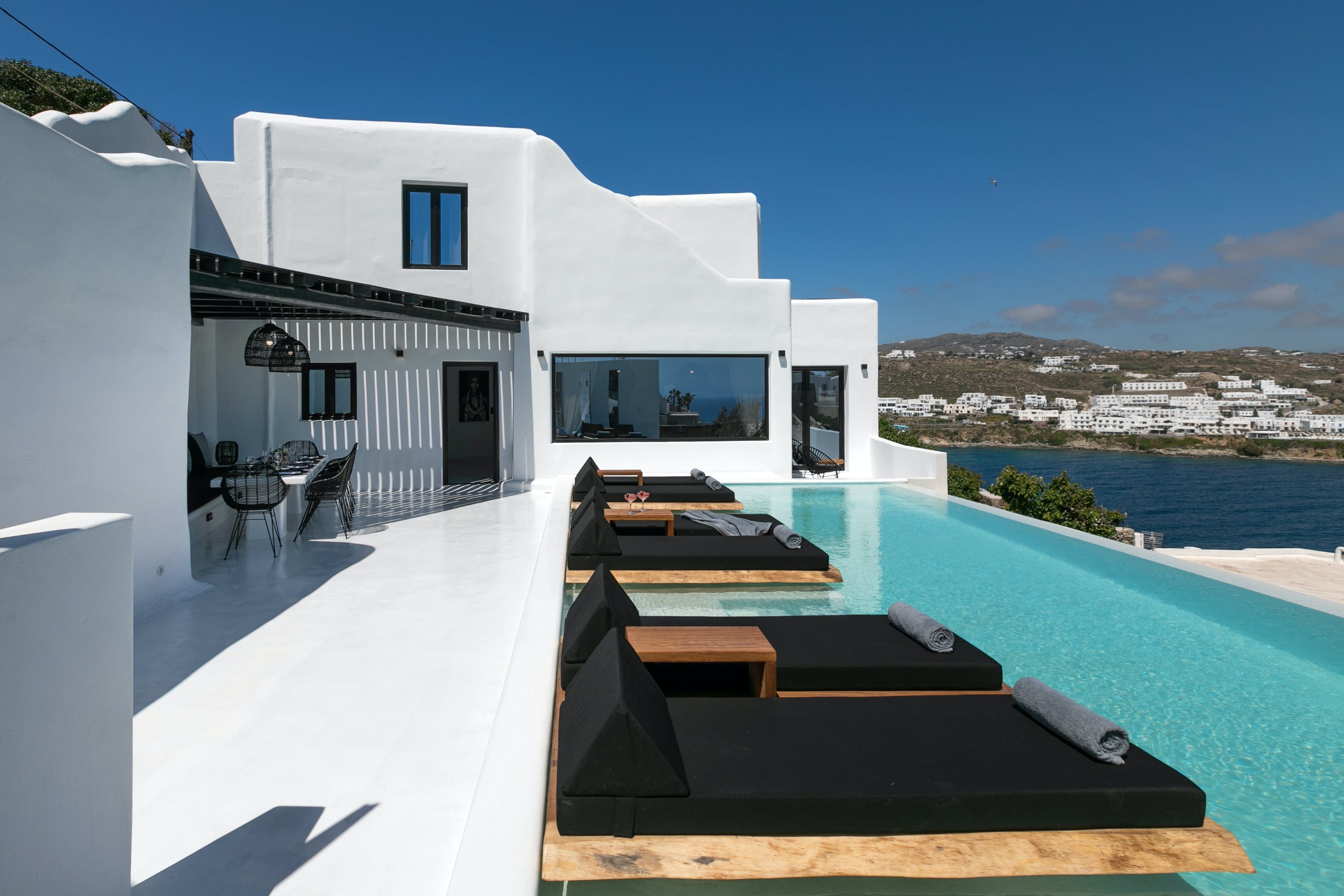 Villa Meltemi Platis Gialos Platis Gialos 4: Luxury 5-Bedroom Apartment with Infinity Pool and Sea Views, Mykonos
