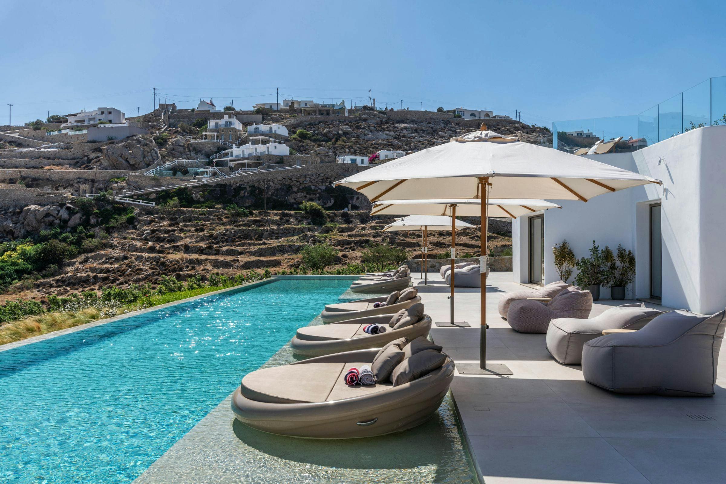 Villa Meltemi Psarou: Luxury 8-Bedroom Villa with Infinity Pool and Sea Views, Mykonos