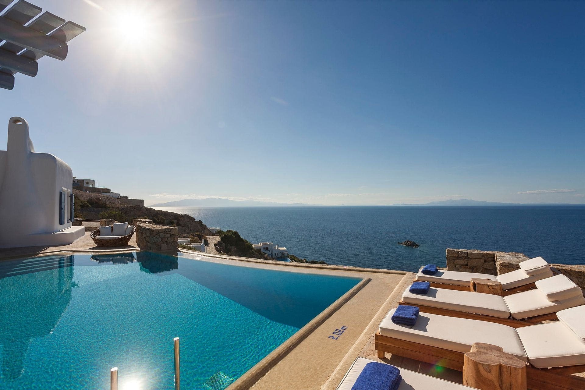 Villa Meltemi Psarou Psarou 15: Exclusive 3-Bedroom Apartment with Infinity Pool, Psarou