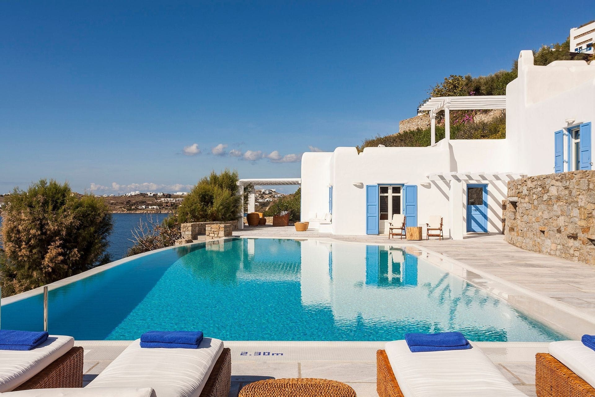 Villa Meltemi Psarou Psarou 23: Luxury 5-Bedroom Apartment with Seaview and Pool, Mykonos