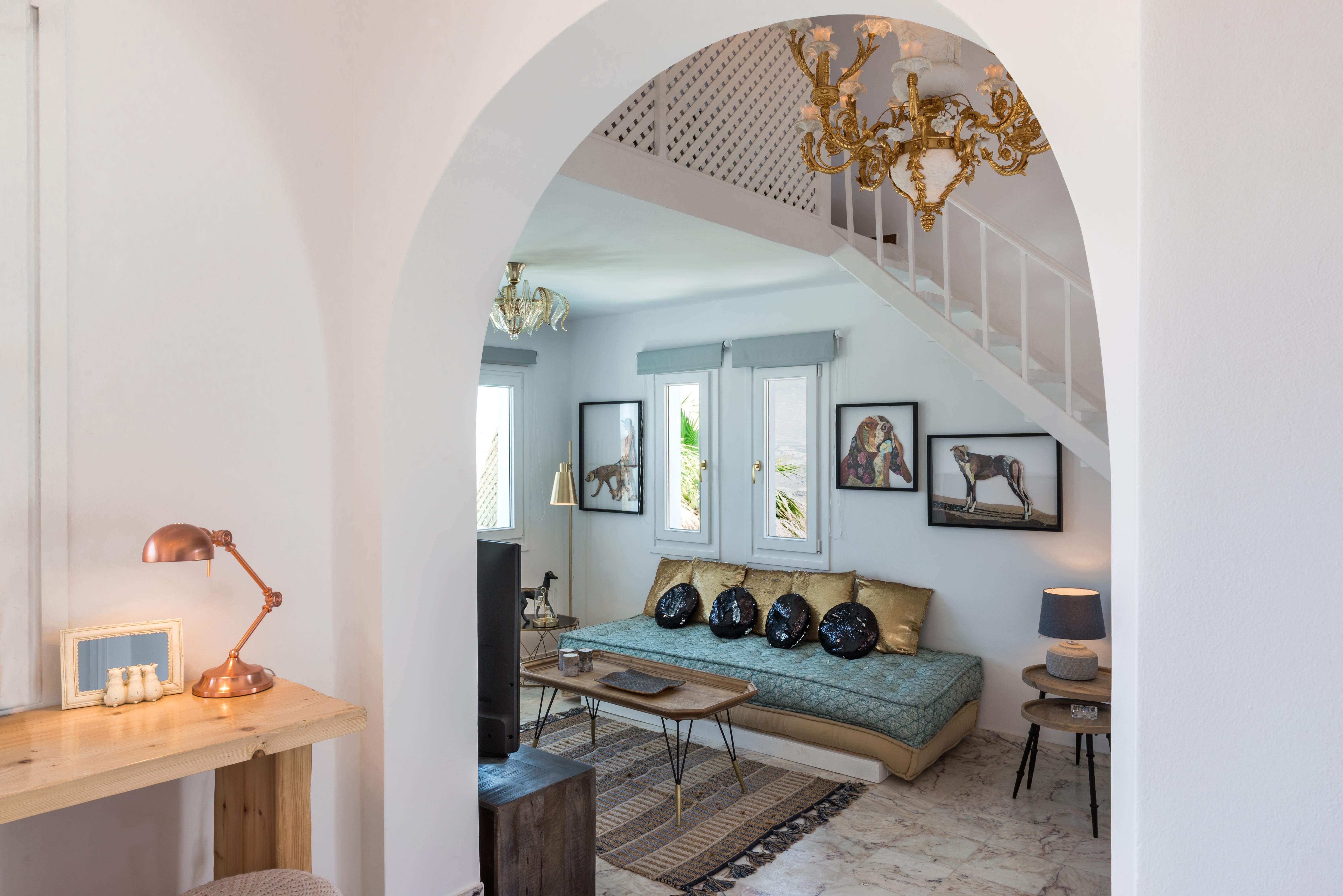 Villa Meltemi Santorini Santorini 33: Luxury 5-Bedroom Apartment with Seaview and Hot Tub, Santorini