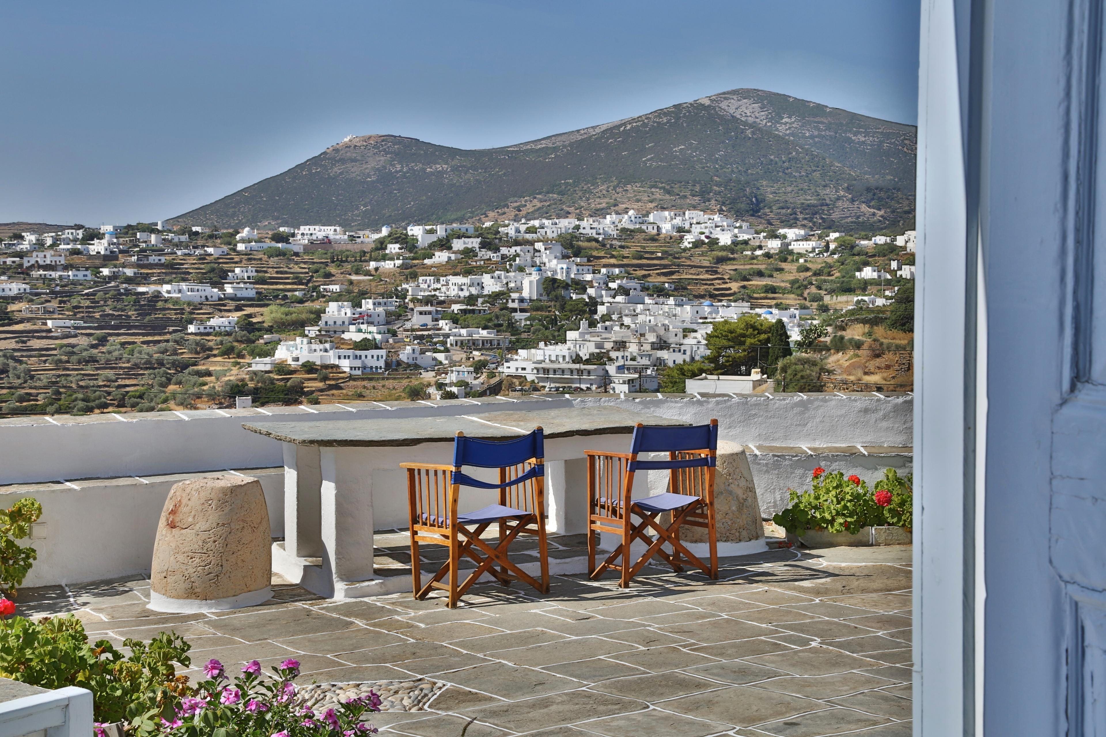 Villa Meltemi Sifnos Sifnos 4: Spacious 6-Bedroom Apartment with Stunning Seaview, Sifnos