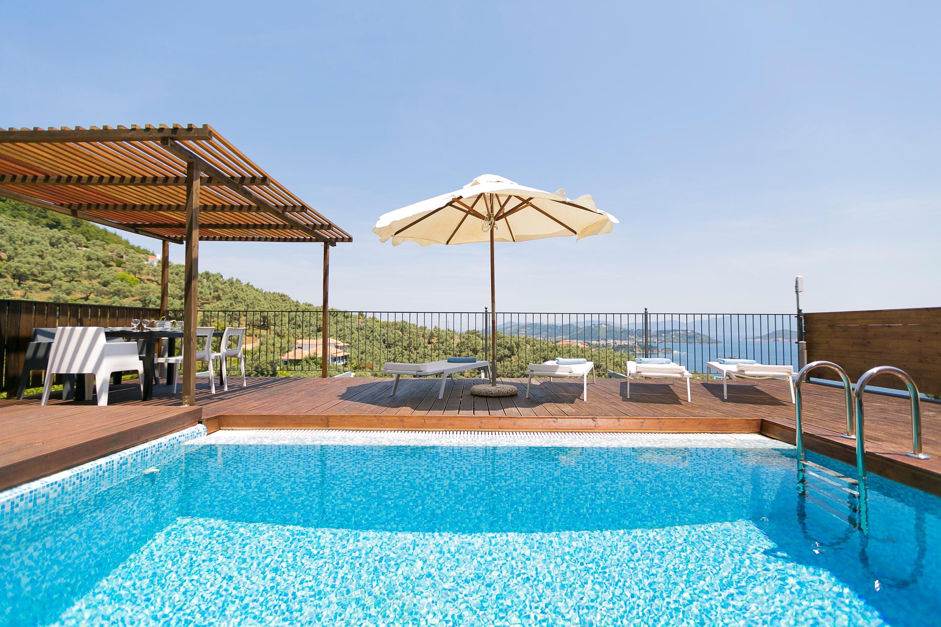 Villa Meltemi Skiathos: 3-Bedroom Luxury Apartment with Sea View and Pool, Skiathos