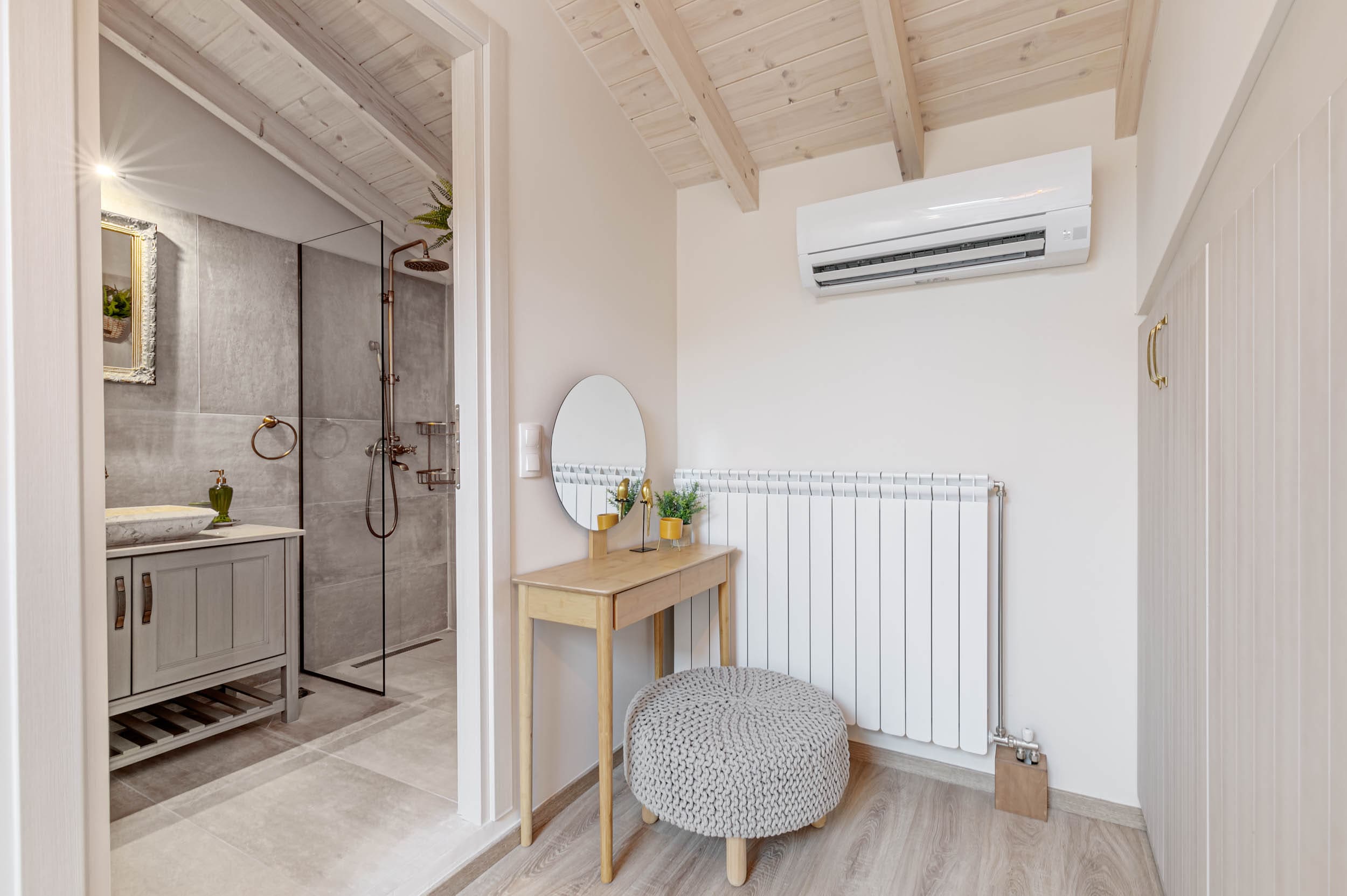 Villa Meltemi Stefanos: Charming 3-Bedroom Cottage with Beach Access, Agios Stefanos