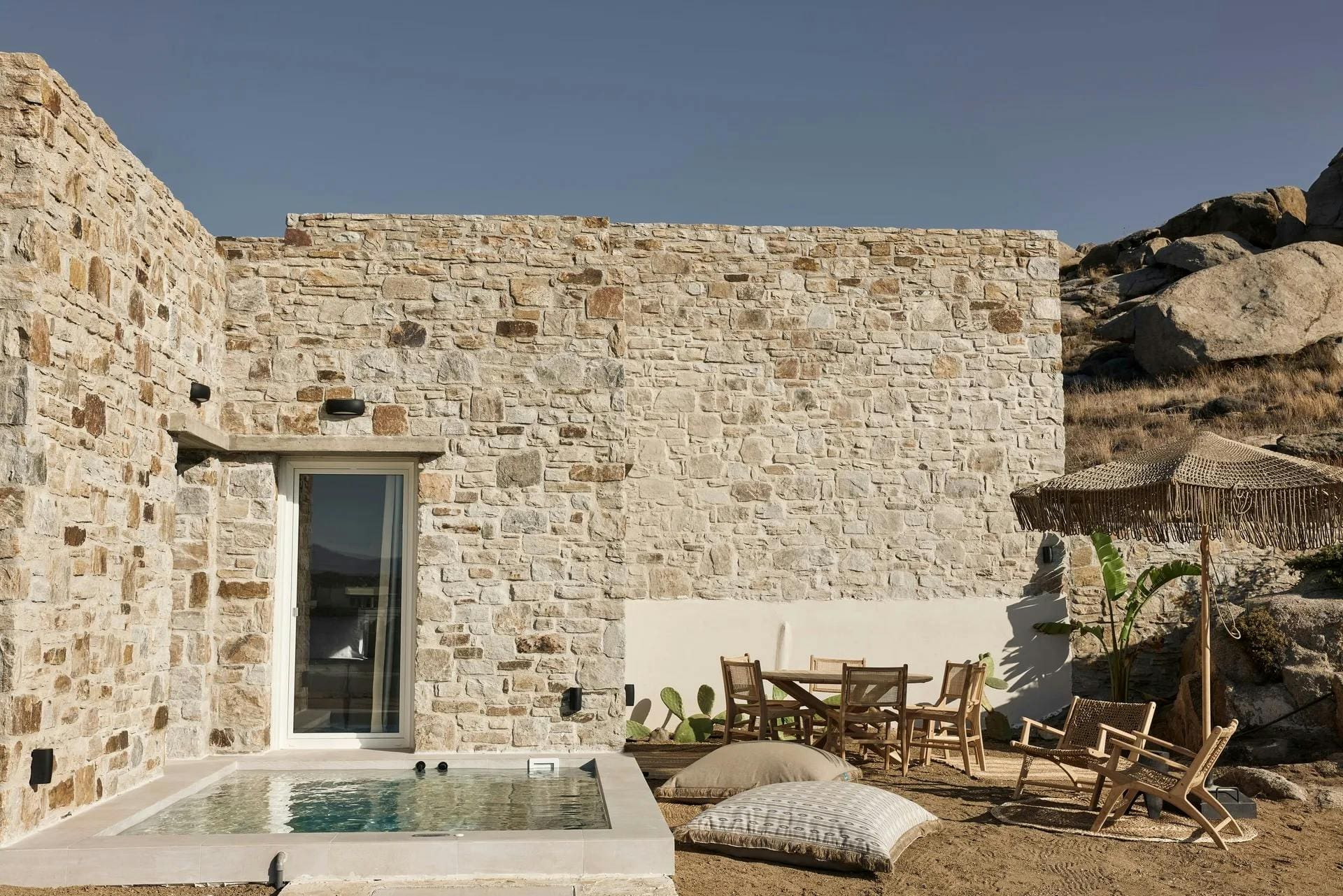 Villa Meltemi Stelida: Charming 2-Bedroom Villa with Pool and Sea Views, Naxos