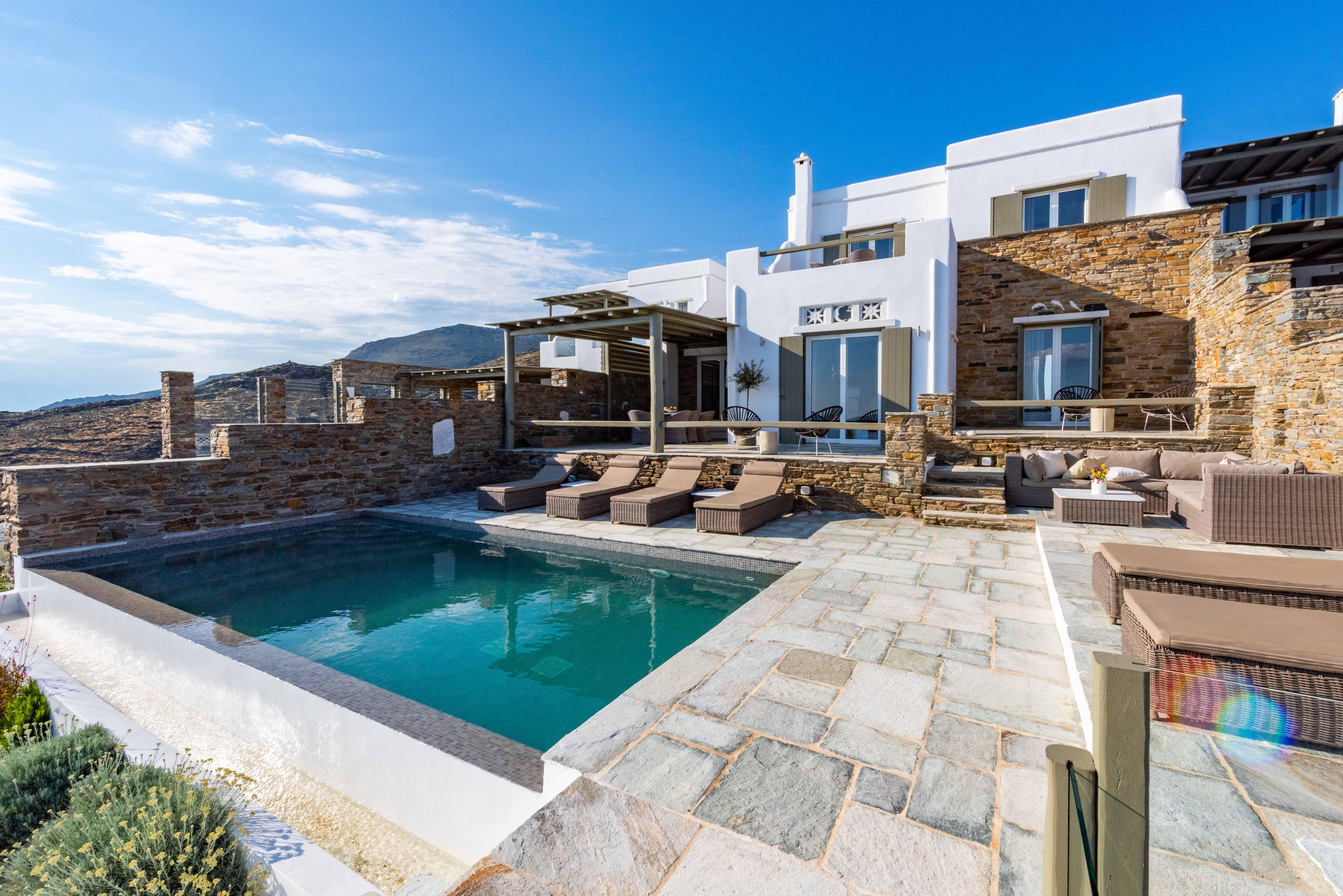 Villa Meltemi Tinos Tinos 9: Luxury 4-Bedroom Apartment with Sea View and Pool, Tinos