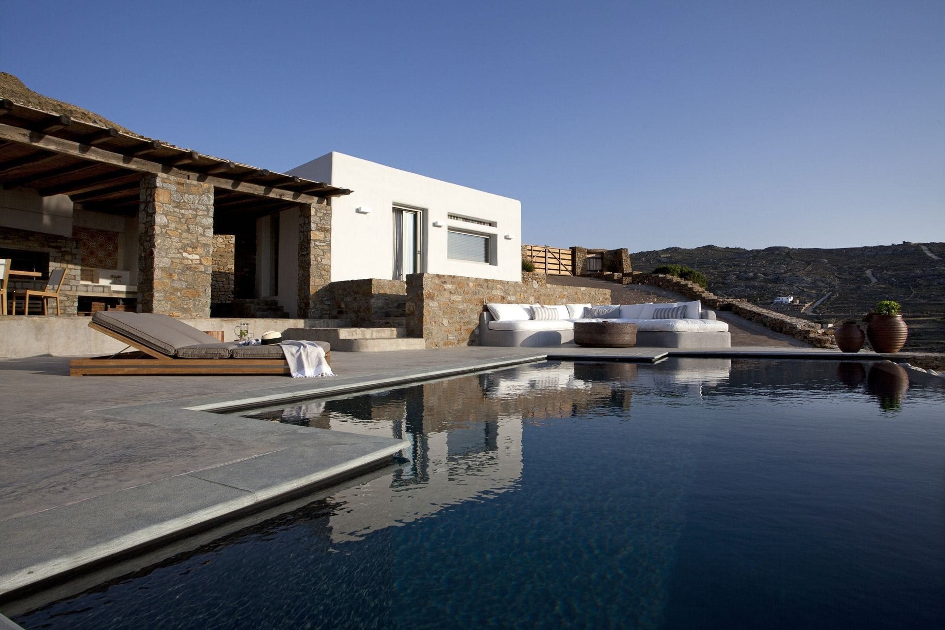 Villa Meltemi Tourlos Tourlos 13: Spacious 6-Bedroom Apartment with Seaview and Pool, Mykonos